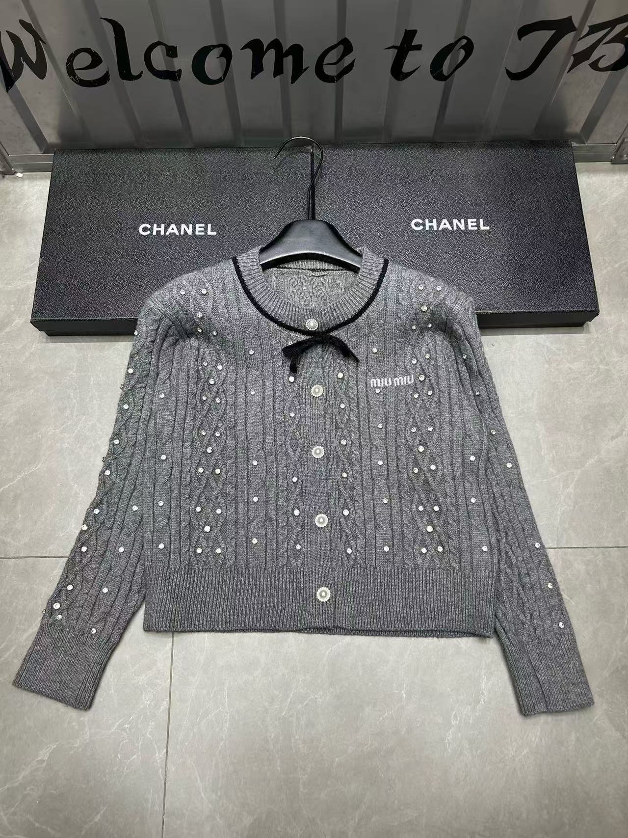 M1UM1U ビーズウールカーディガン【50％割引+送料無料】