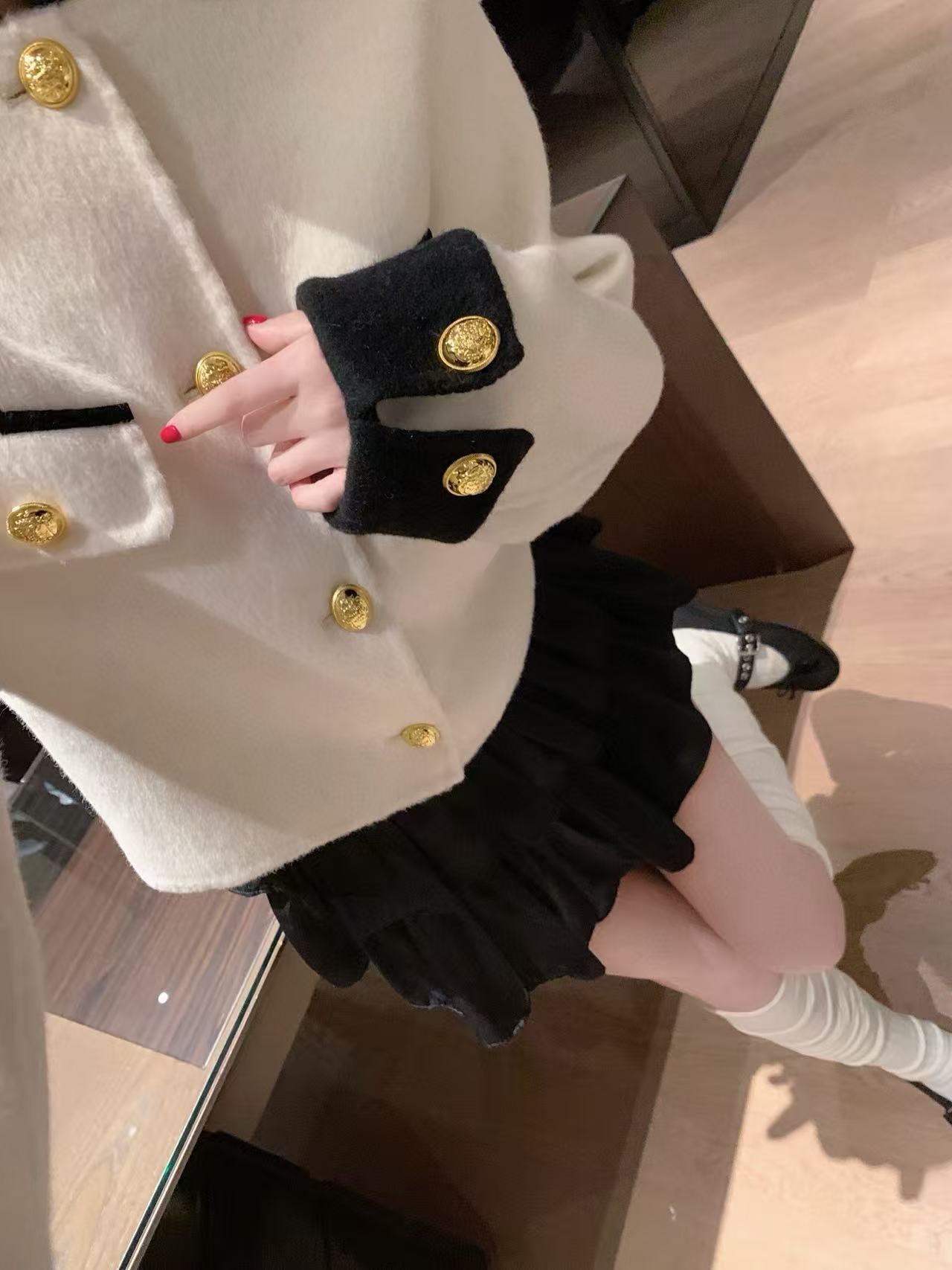 CHANE1 メタリックボタン付きカシミアショートジャケット【50％割引+送料無料】