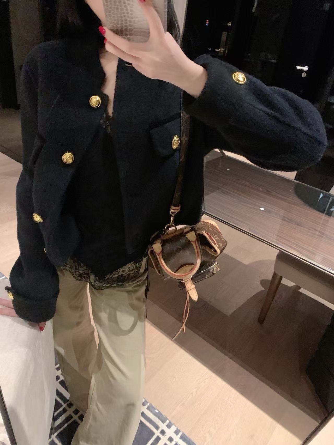 CHANE1 メタリックボタン付きカシミアショートジャケット【50％割引+送料無料】