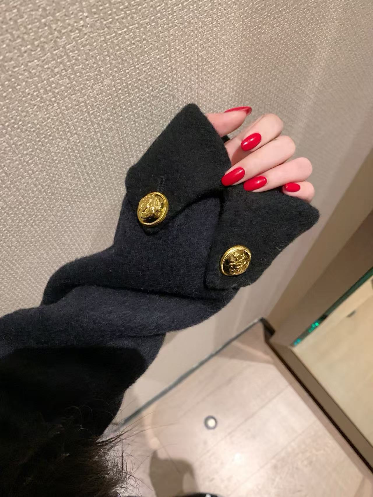 CHANE1 メタリックボタン付きカシミアショートジャケット【50％割引+送料無料】