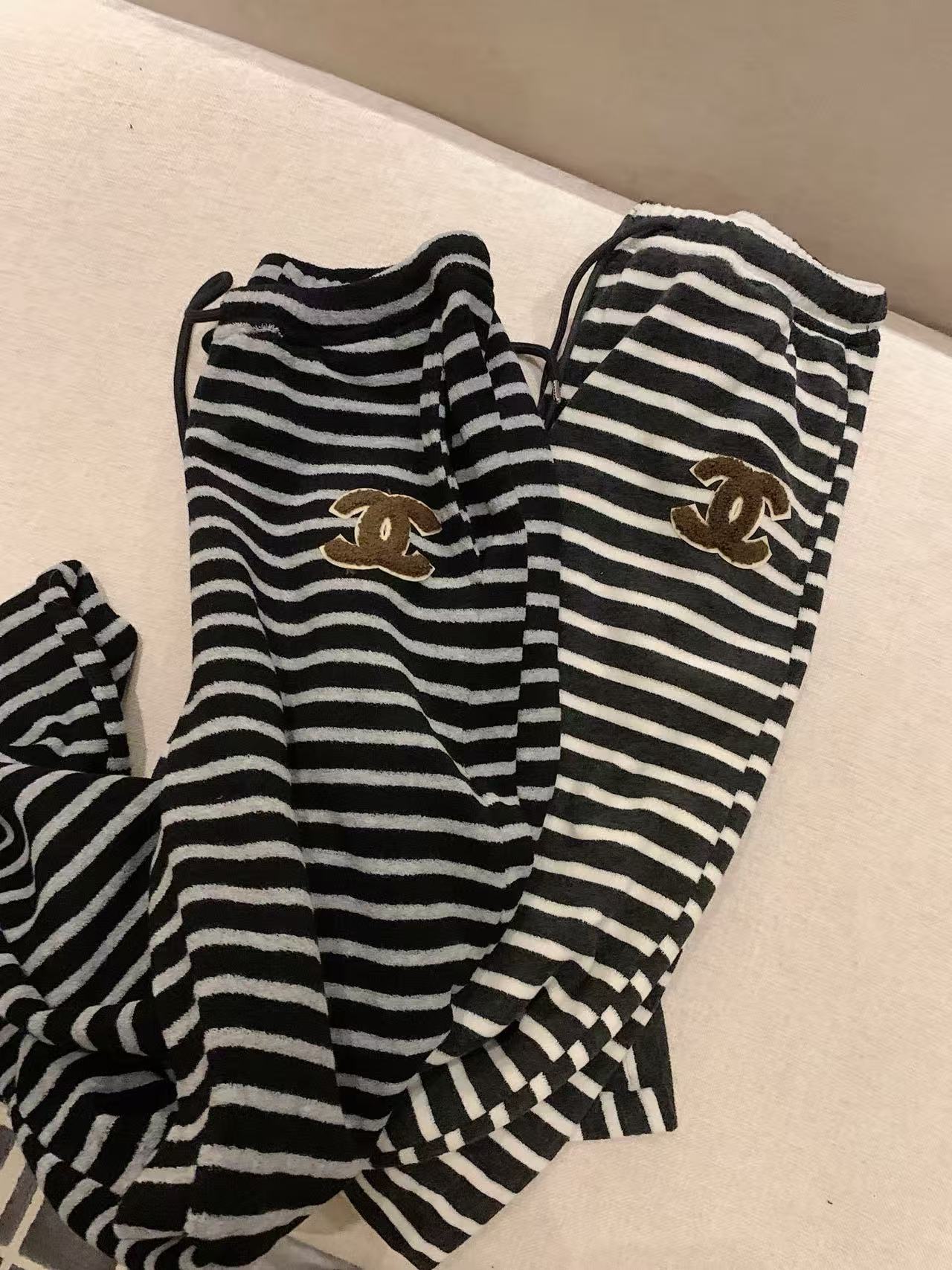 CHANE1 ダブルC ストライプ カジュアル トラウザーズ【50％割引+送料無料】