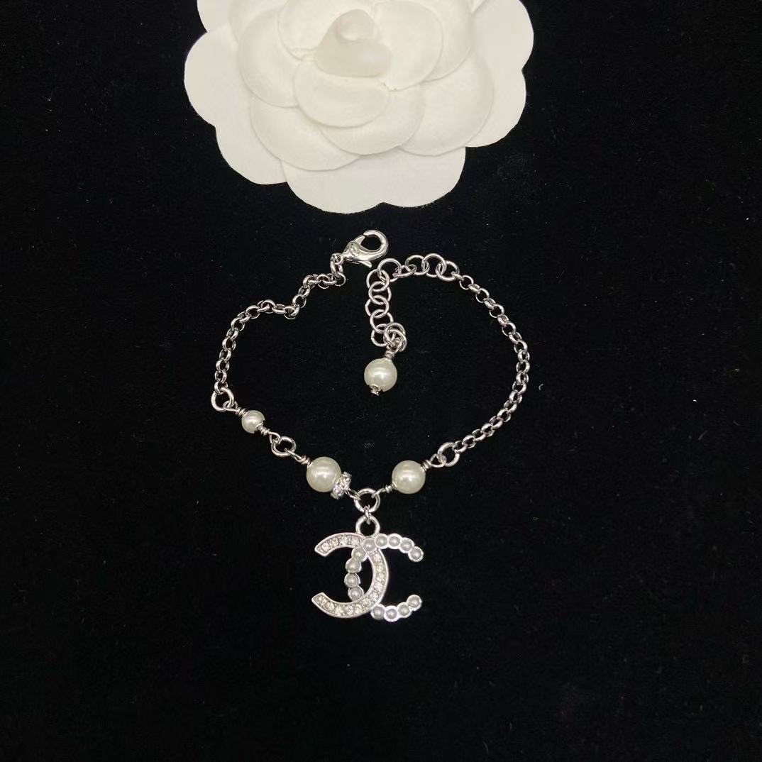 CHANE1 ダブルC パールブレスレット【50％割引+送料無料】