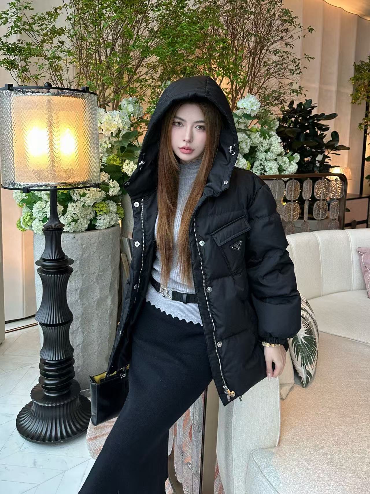 PR4DA フード付きトライアングルロゴダウンジャケット【50％割引+送料無料】