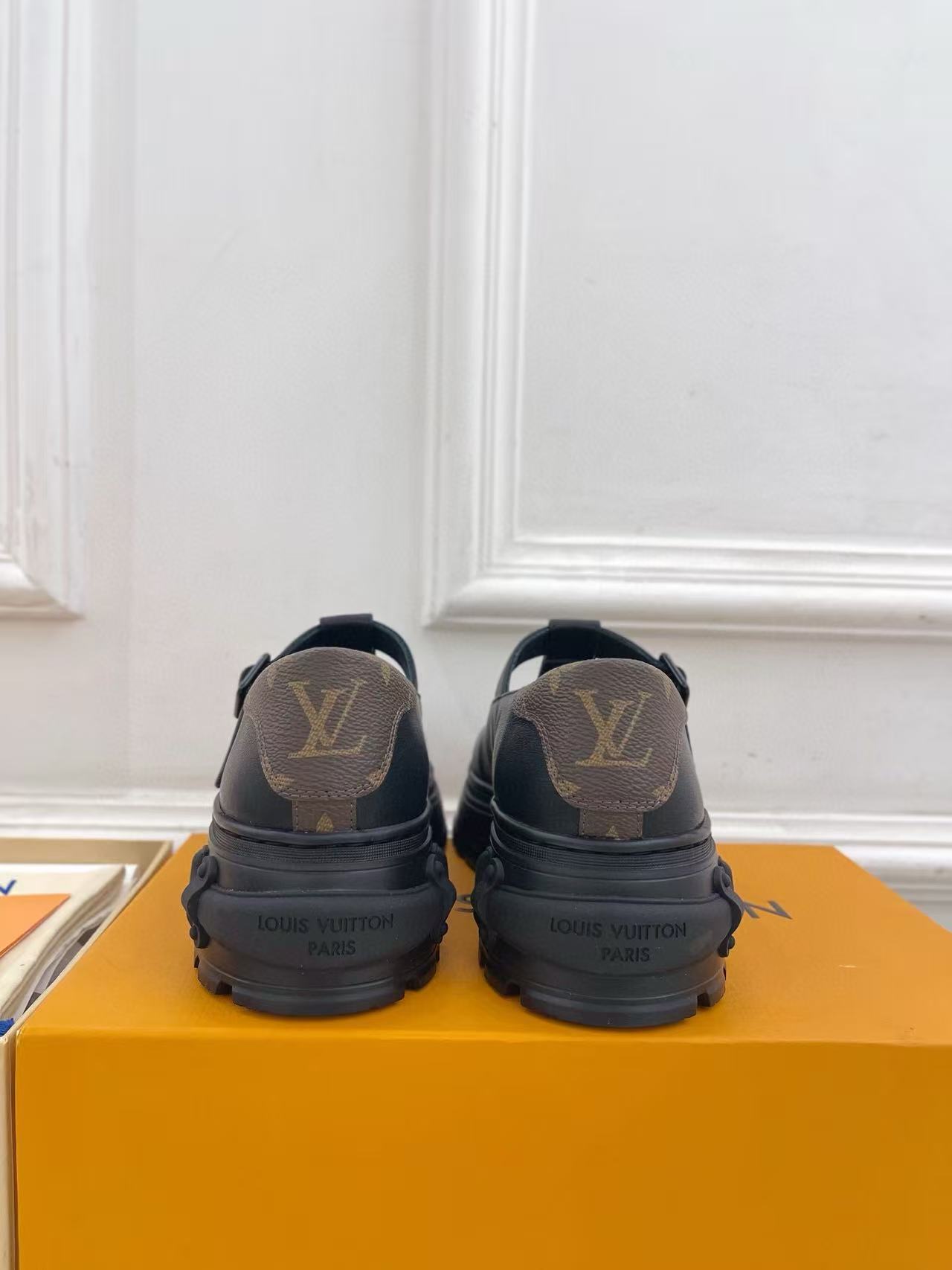 LVの高品質デニムプラットフォームシューズ【50％割引+送料無料】