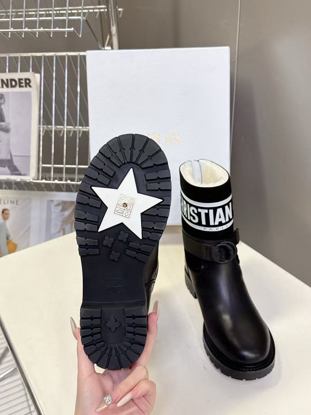 DIOR 高品質レターラウンドトゥレザーアンクルブーツ【50％割引+送料無料】