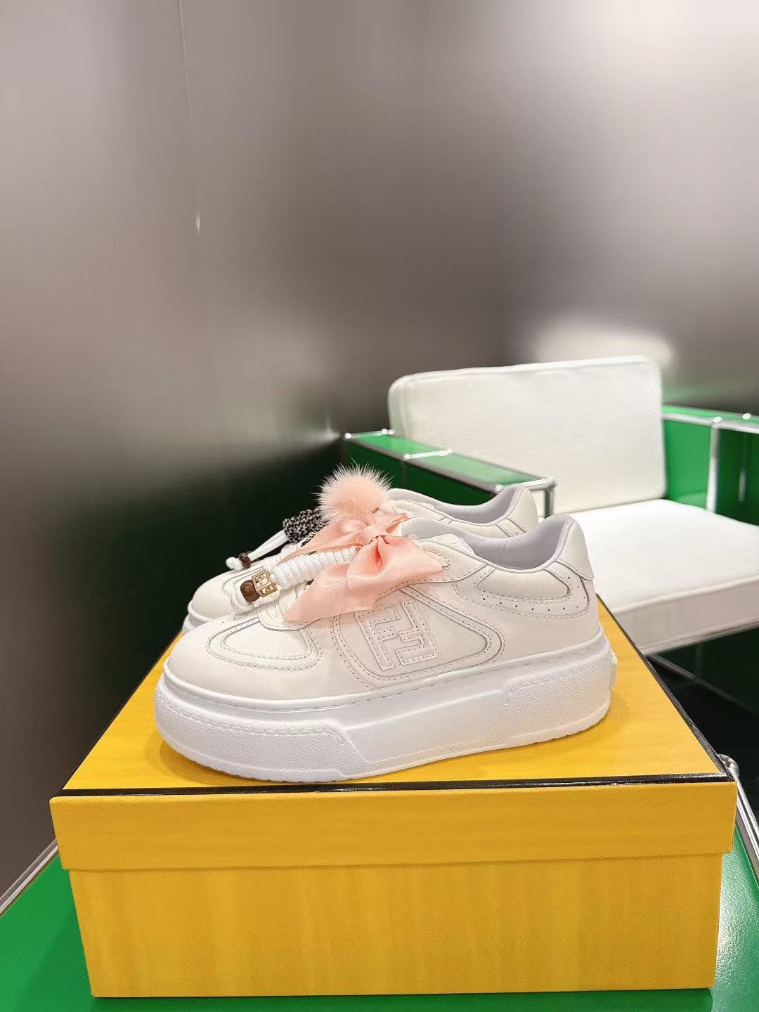 FEND1 高品質厚底スニーカー【50％割引+送料無料】