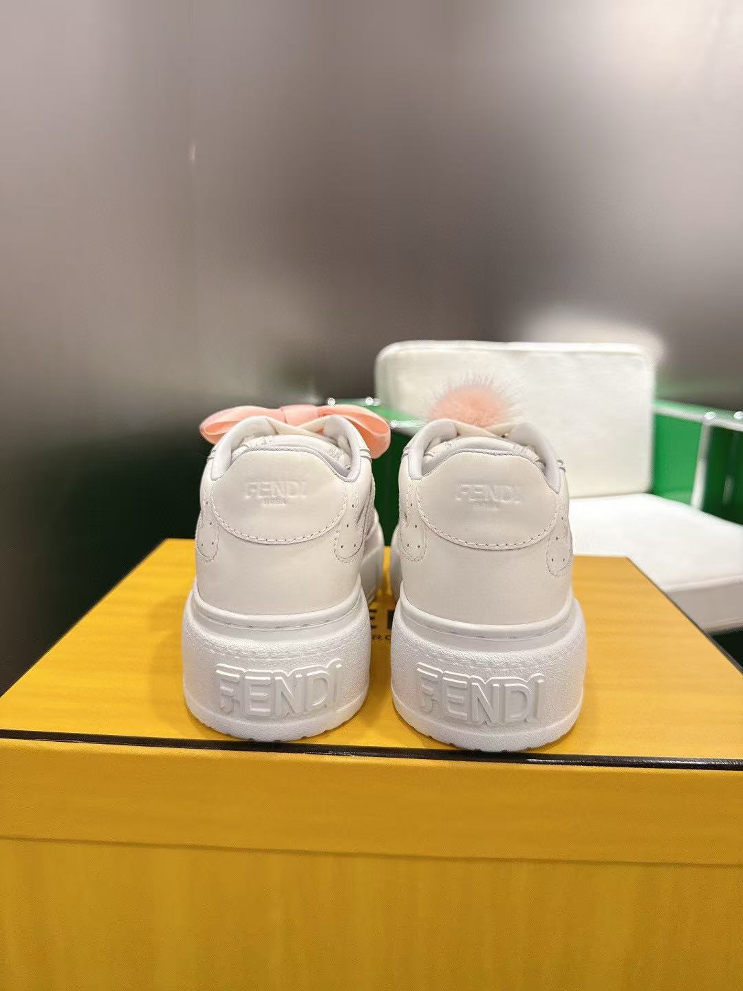 FEND1 高品質厚底スニーカー【50％割引+送料無料】