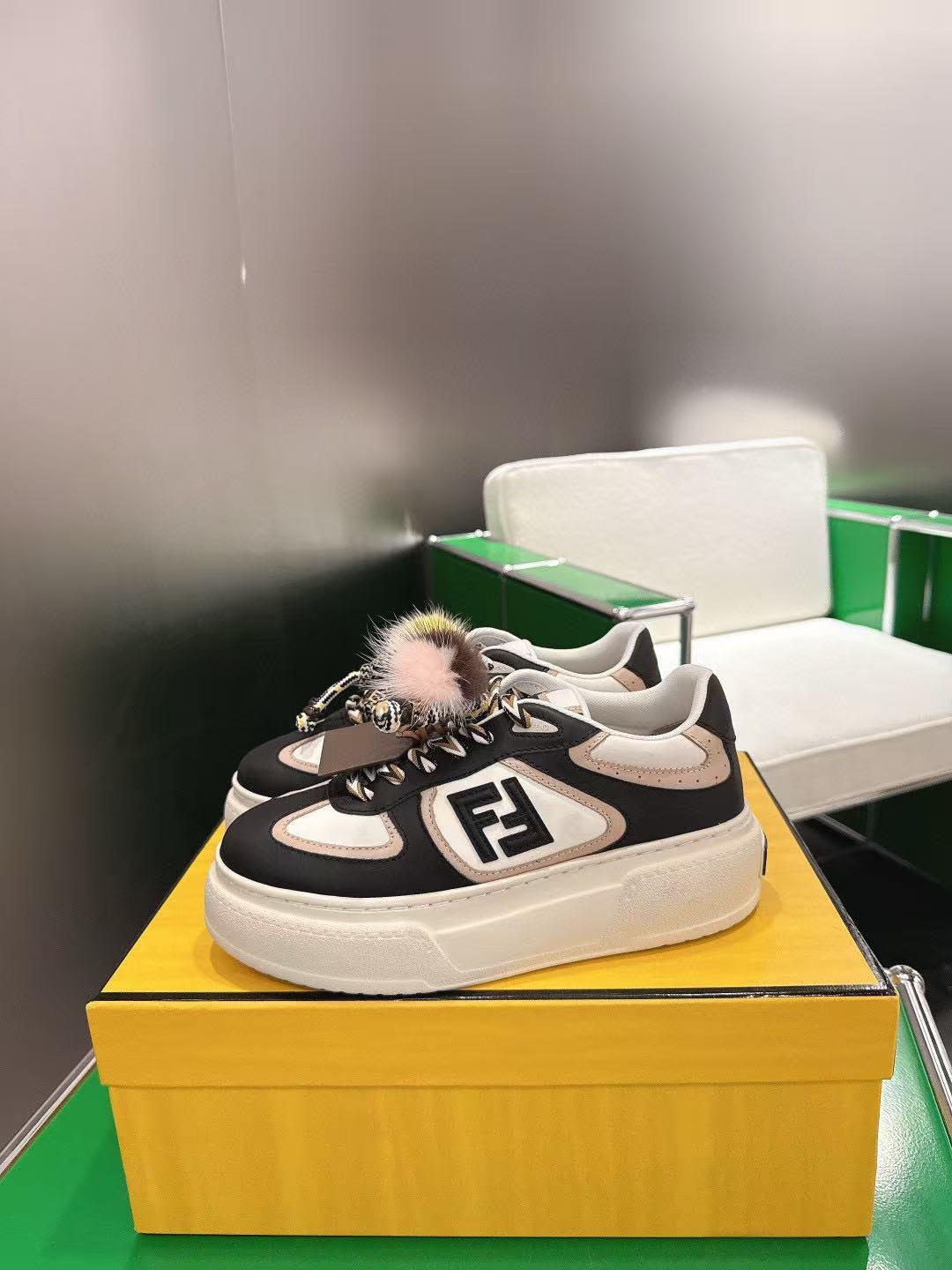 FEND1 高品質厚底スニーカー【50％割引+送料無料】