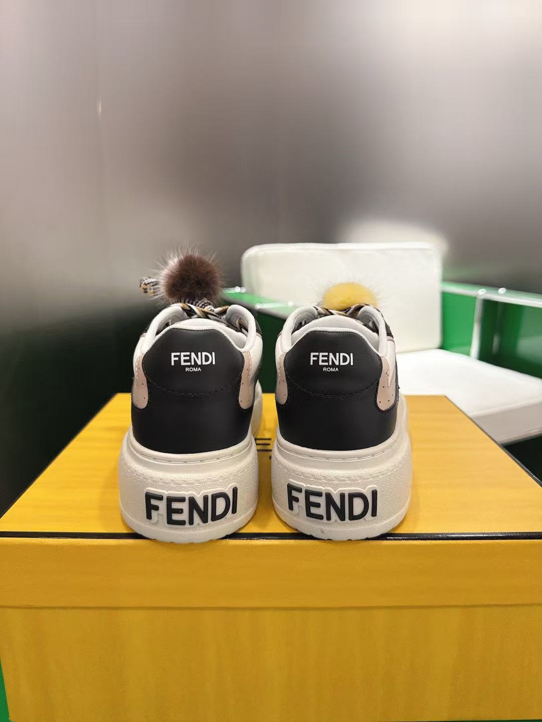 FEND1 高品質厚底スニーカー【50％割引+送料無料】