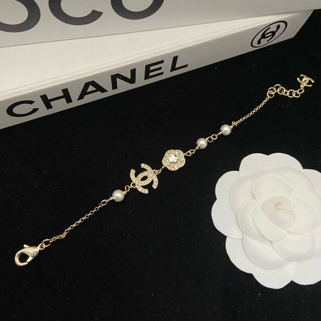 CHANE1 ダブルC フラワーパールブレスレット【50％割引+送料無料】