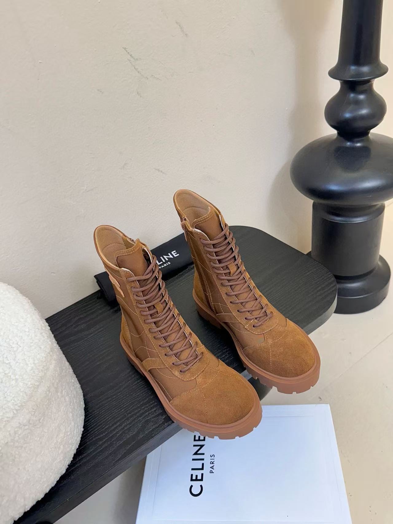 CEL1NE 高品質レースアップマーティンブーツ【50％割引+送料無料】