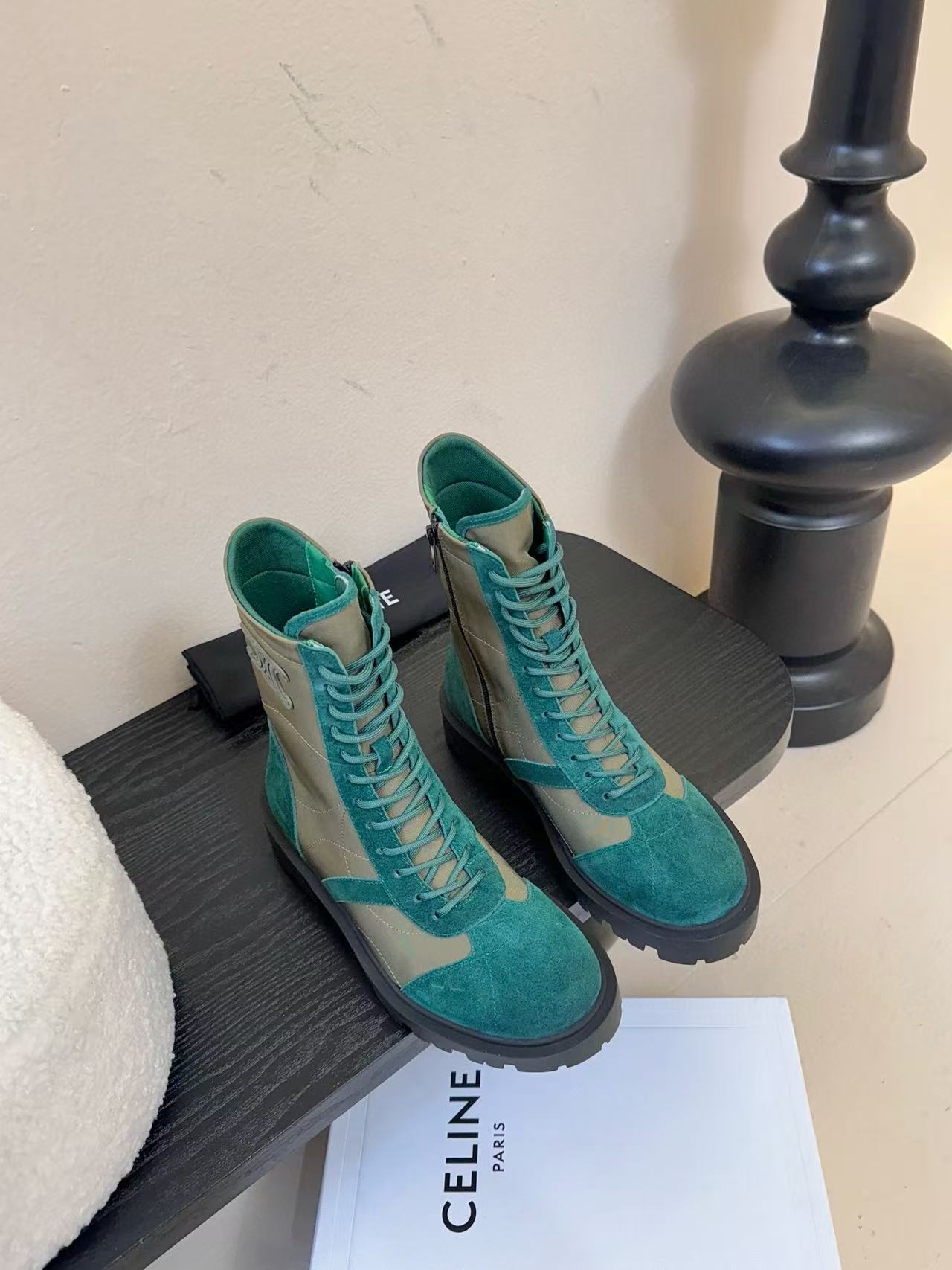 CEL1NE 高品質レースアップマーティンブーツ【50％割引+送料無料】