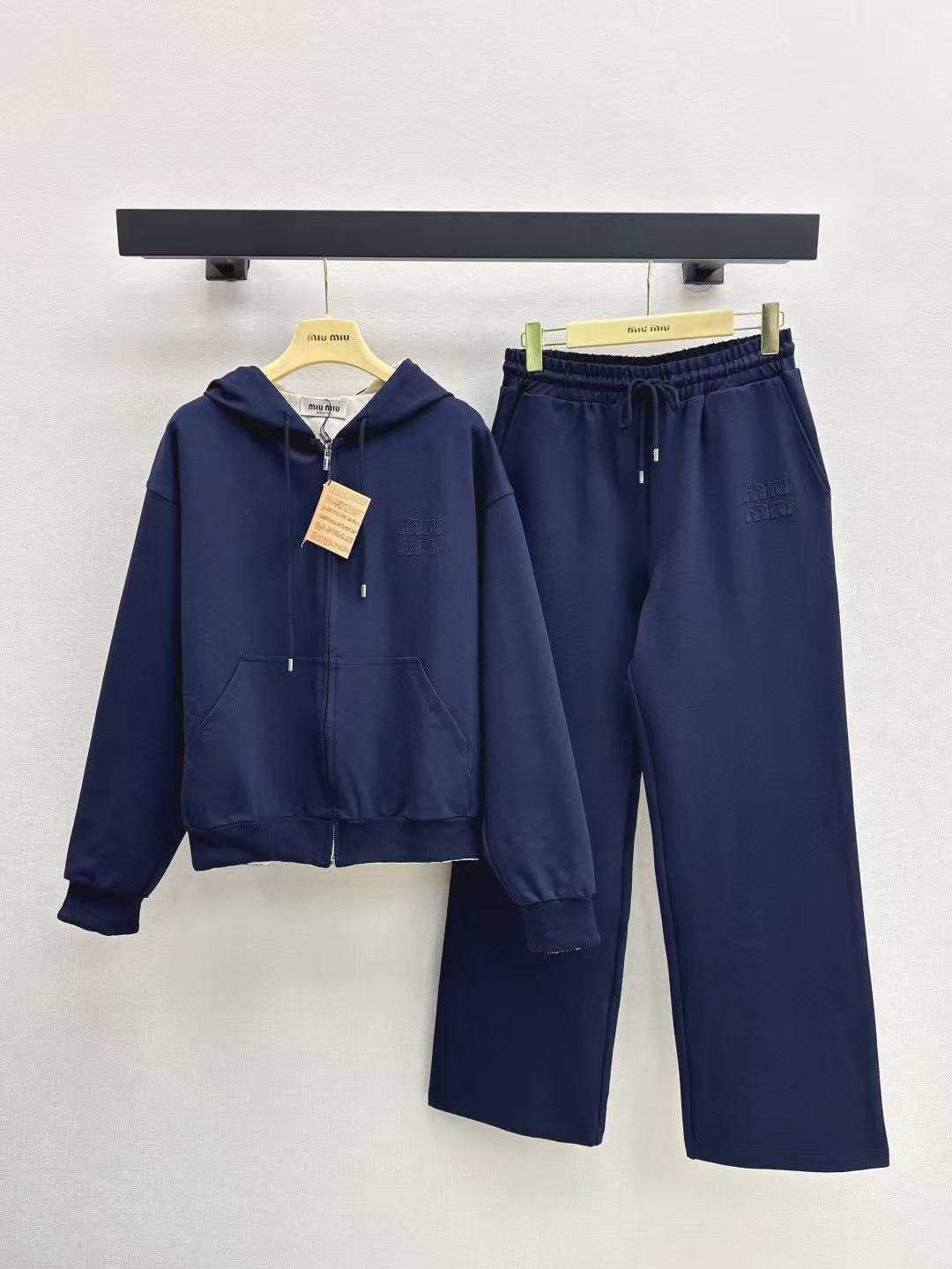 M1UM1U フード付きリバーシブルジャケット+パンツ ツーピースセット【50％割引+送料無料】