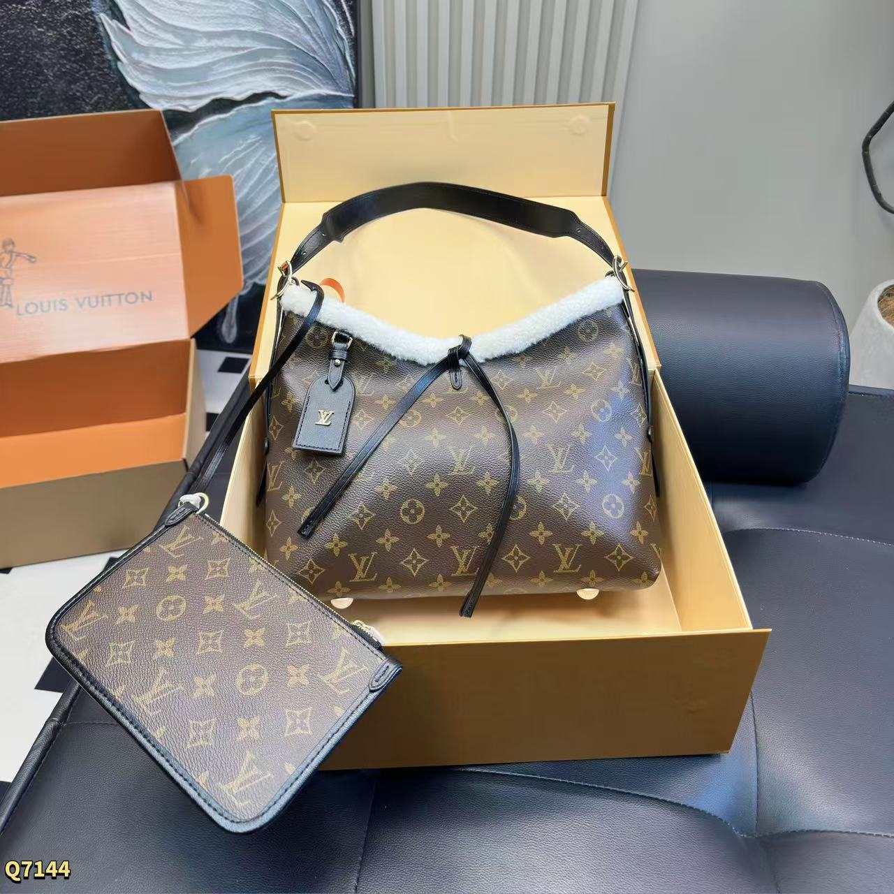 LVウールアンダーアームバッグ【50％割引+送料無料】