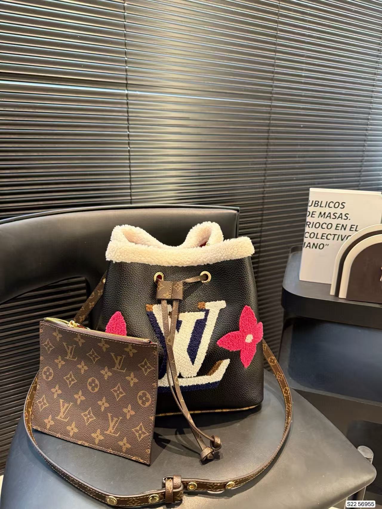 LV 四つ葉のクローバー ウール バケットバッグ【50％割引+送料無料】