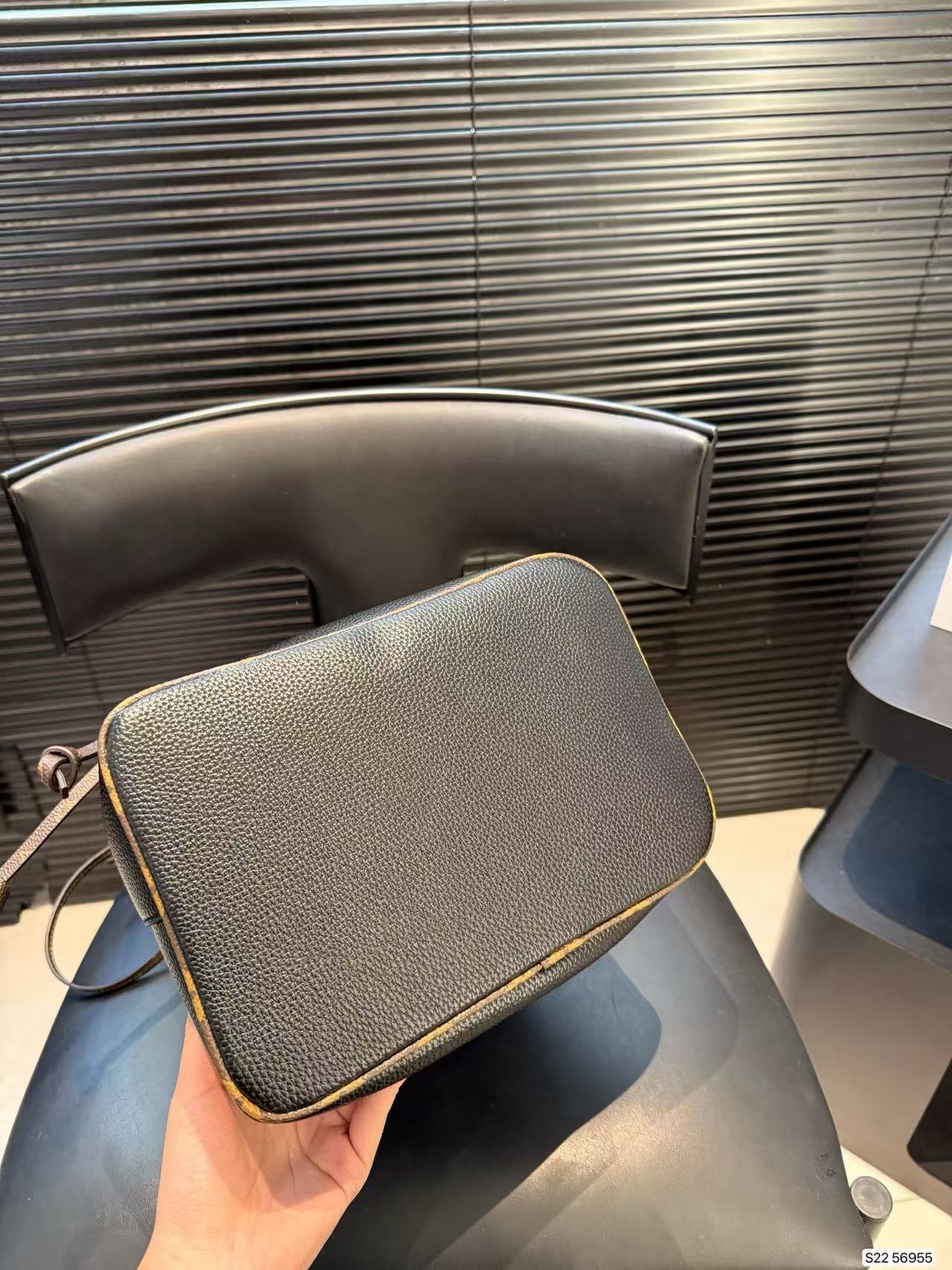 LV 四つ葉のクローバー ウール バケットバッグ【50％割引+送料無料】