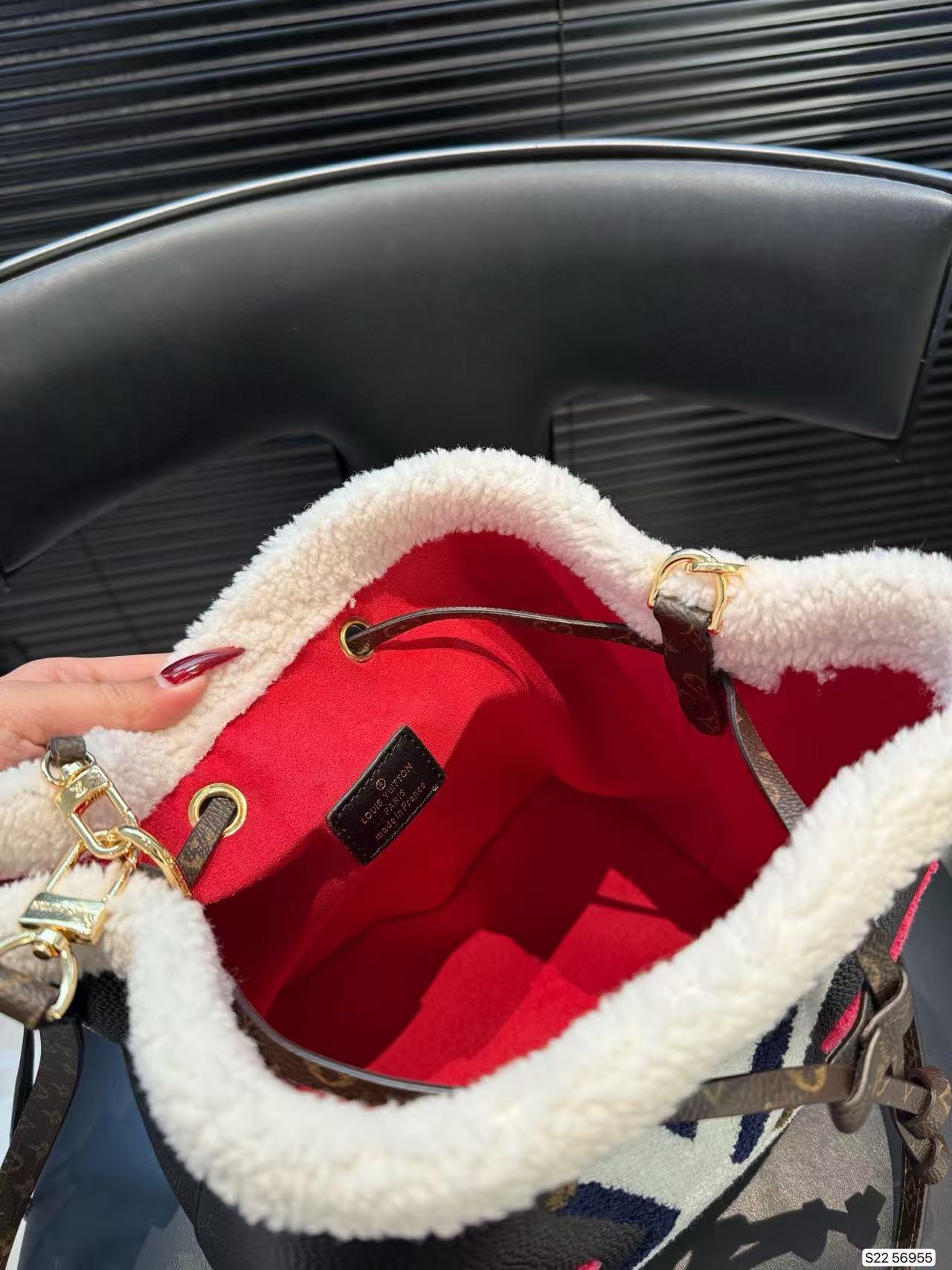 LV 四つ葉のクローバー ウール バケットバッグ【50％割引+送料無料】