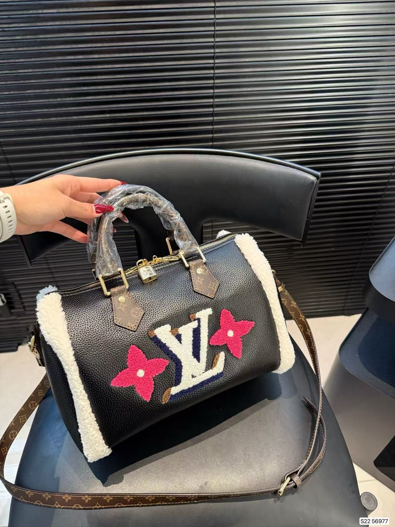 LVウールピローハンドバッグ【50％割引+送料無料】