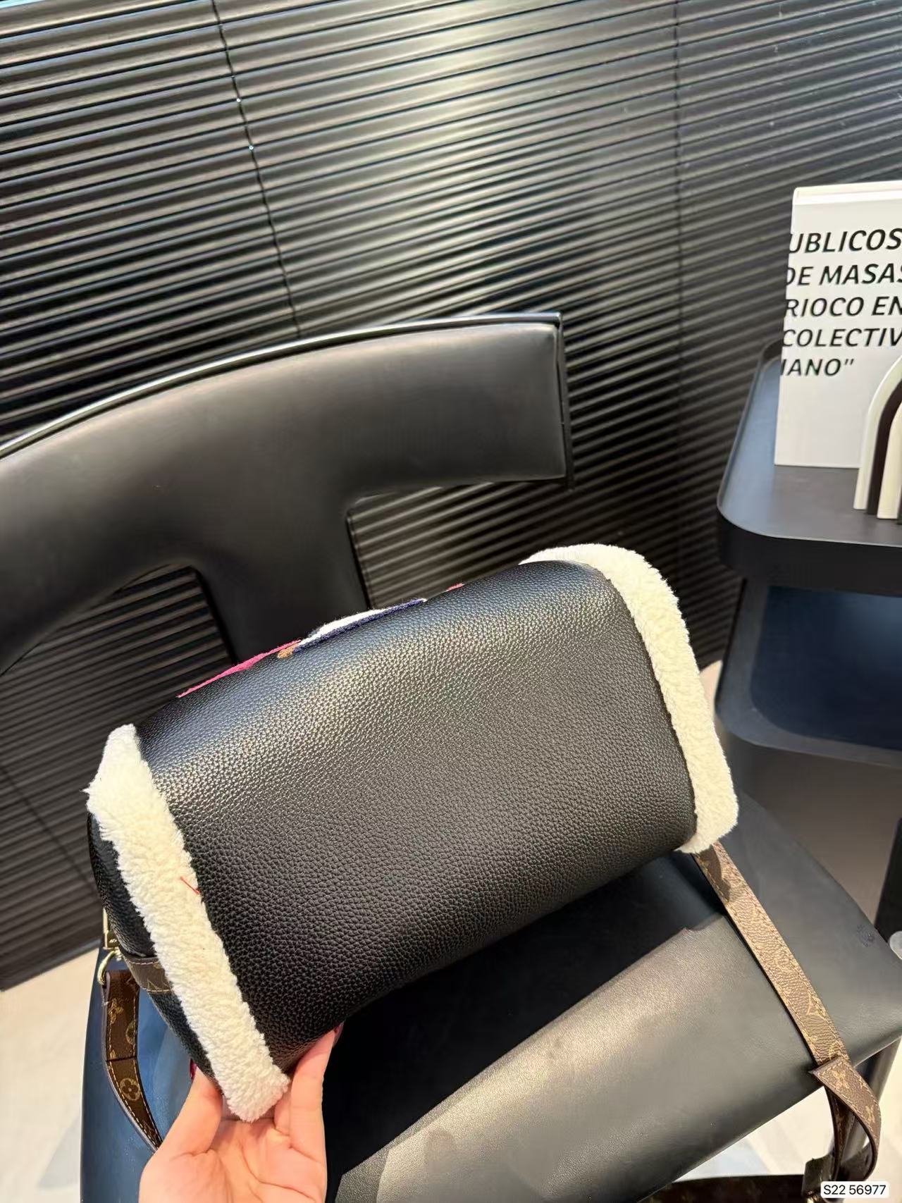 LVウールピローハンドバッグ【50％割引+送料無料】