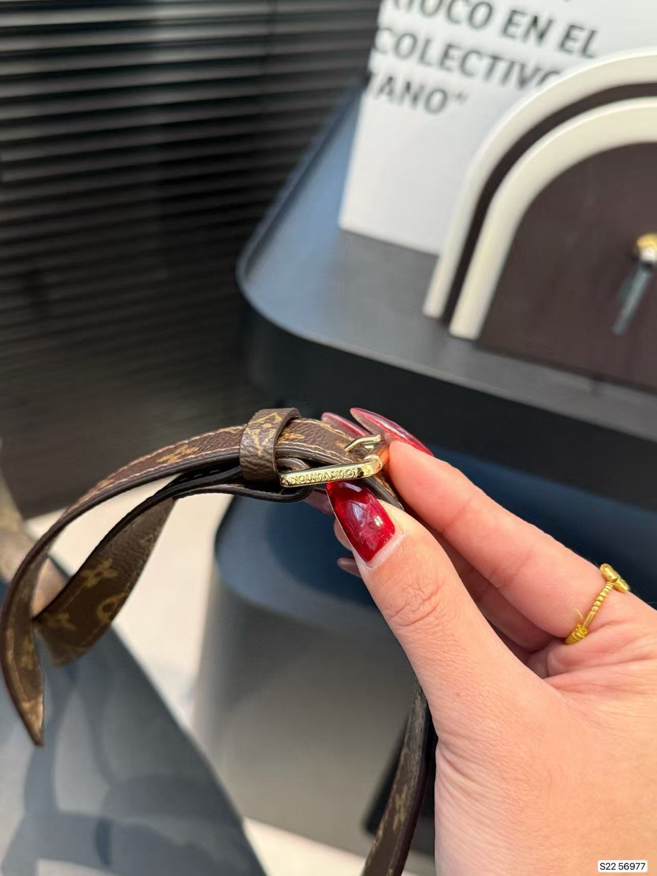 LVウールピローハンドバッグ【50％割引+送料無料】