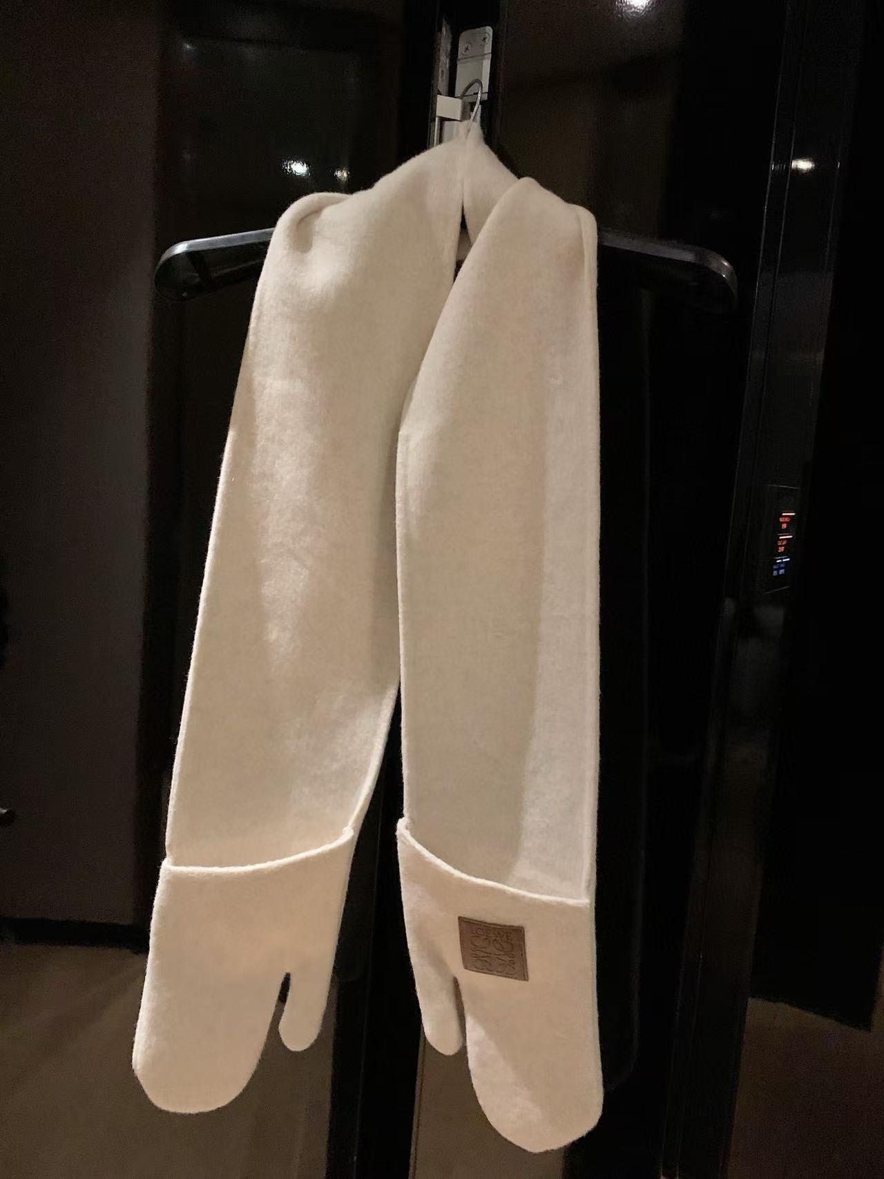 L0WEW カシミアコートとスカーフのツーピースセット【50％割引+送料無料】