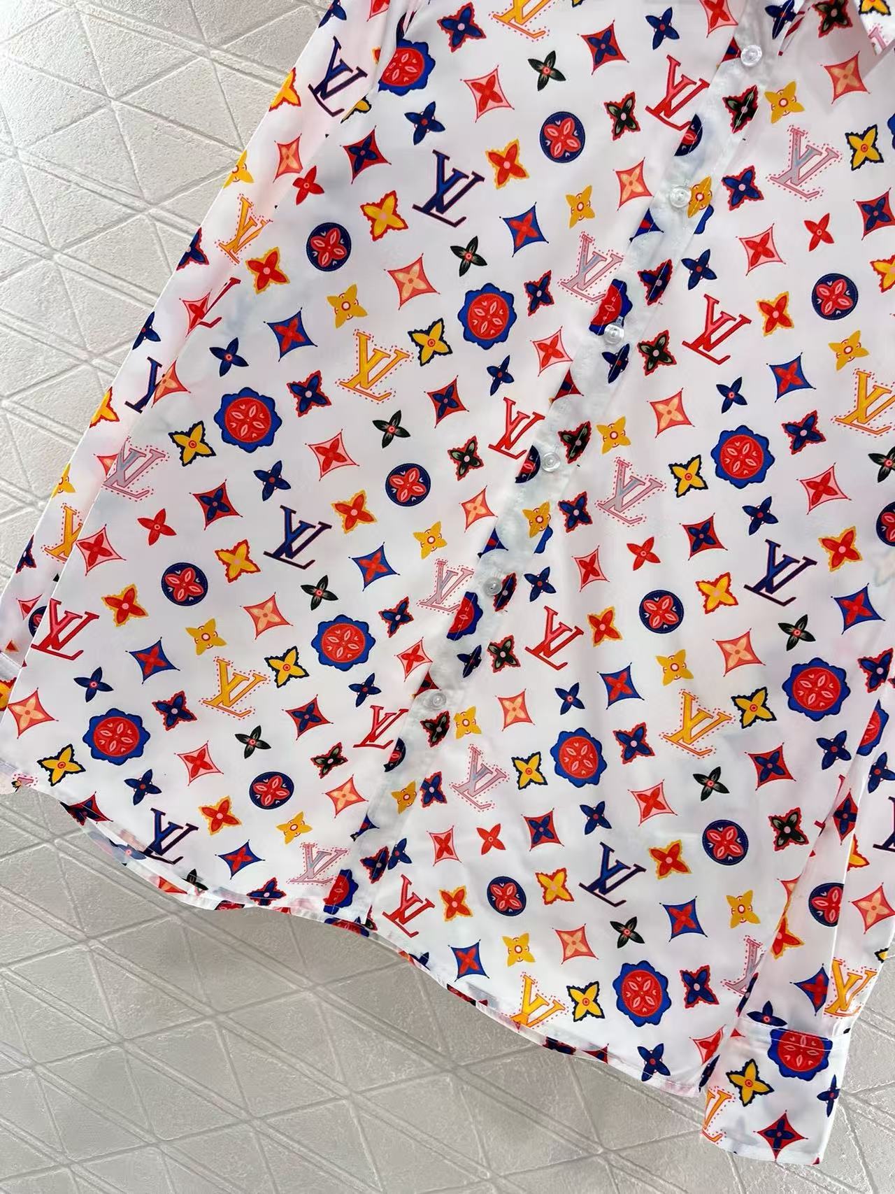 LVプリントルーズシャツ【50％割引+送料無料】