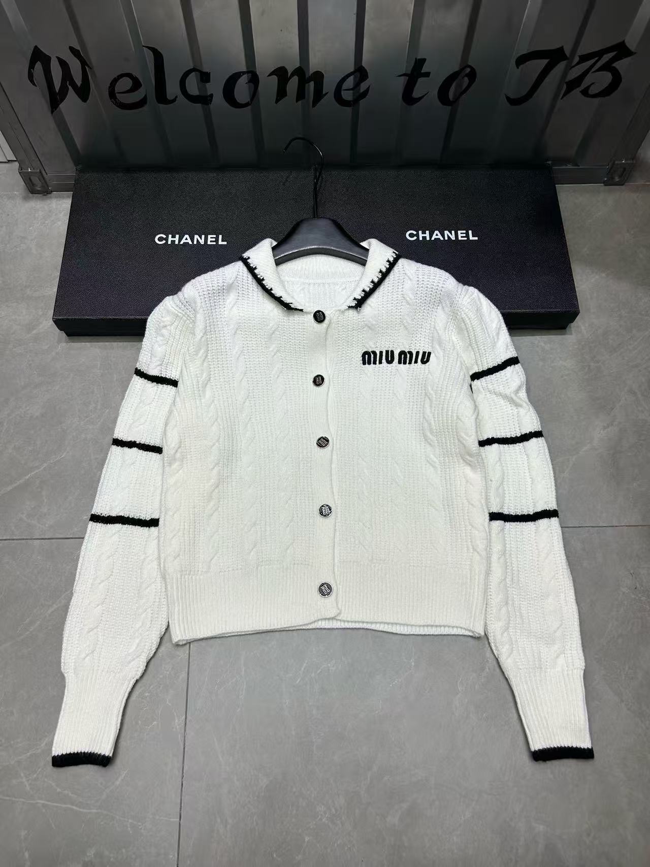 M1UM1U ストライプ レターカラー ウールカーディガン【50％割引+送料無料】