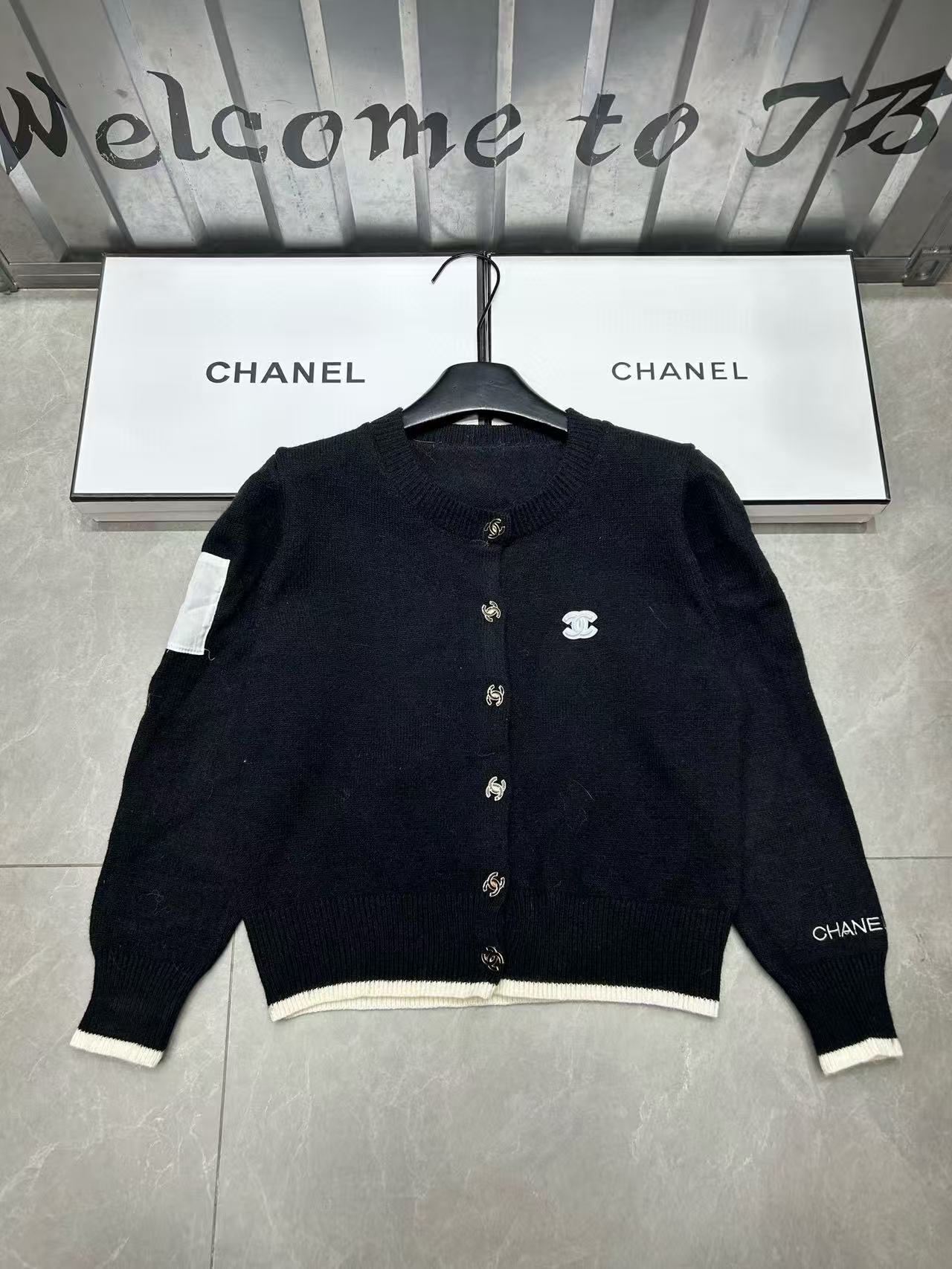 CHANE1 ダブルCボタンウールカーディガン【50％割引+送料無料】