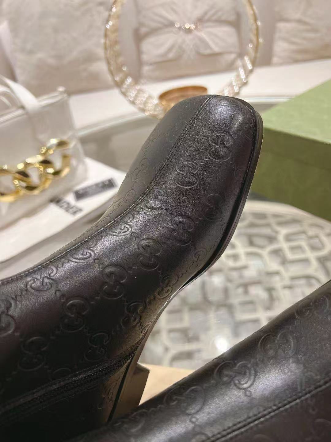 GUCC1 高品質エンボスレザーアンクルブーツ【50％割引+送料無料】