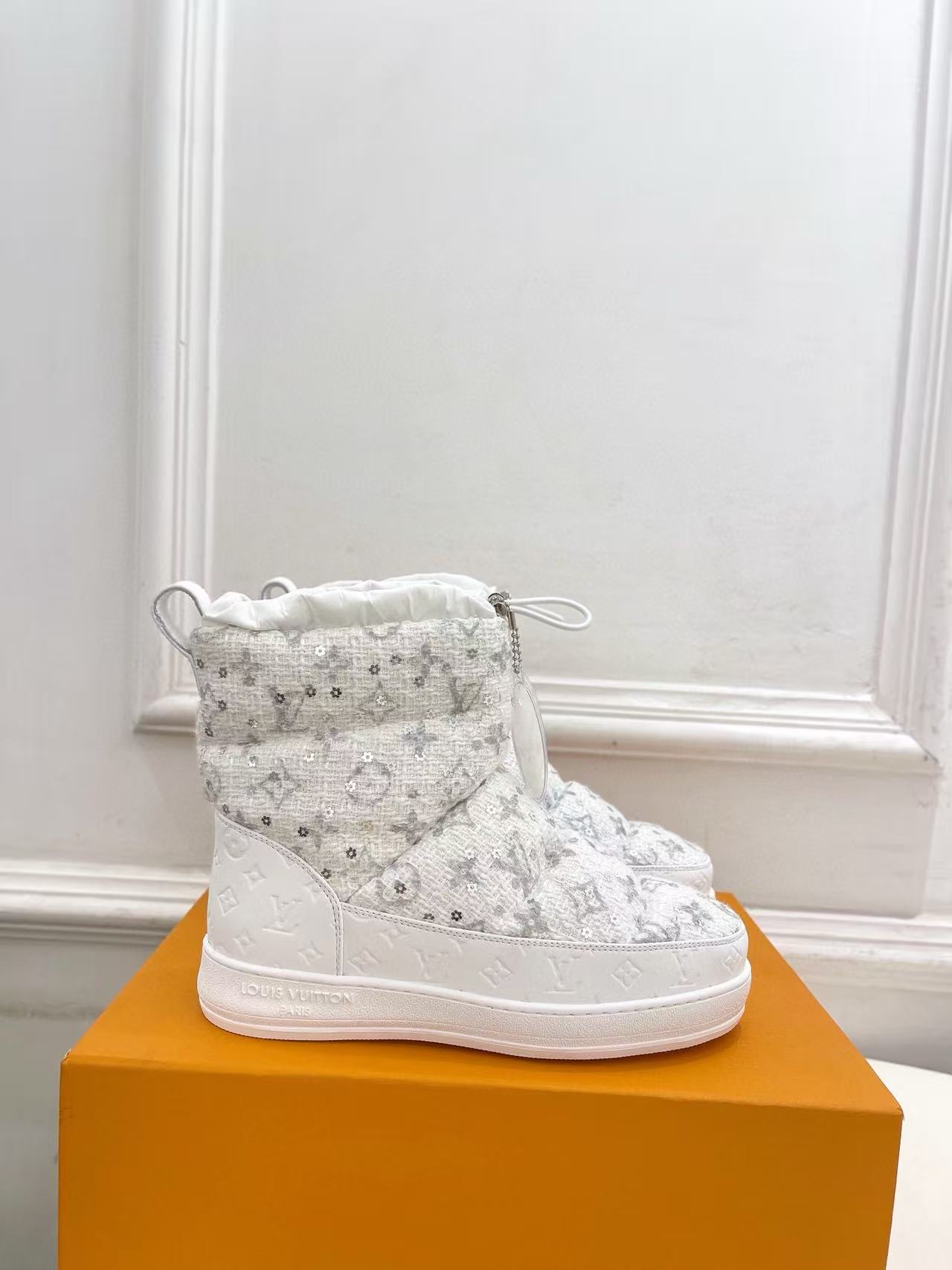 LVの高品質ダウンスノーブーツ【50％割引+送料無料】