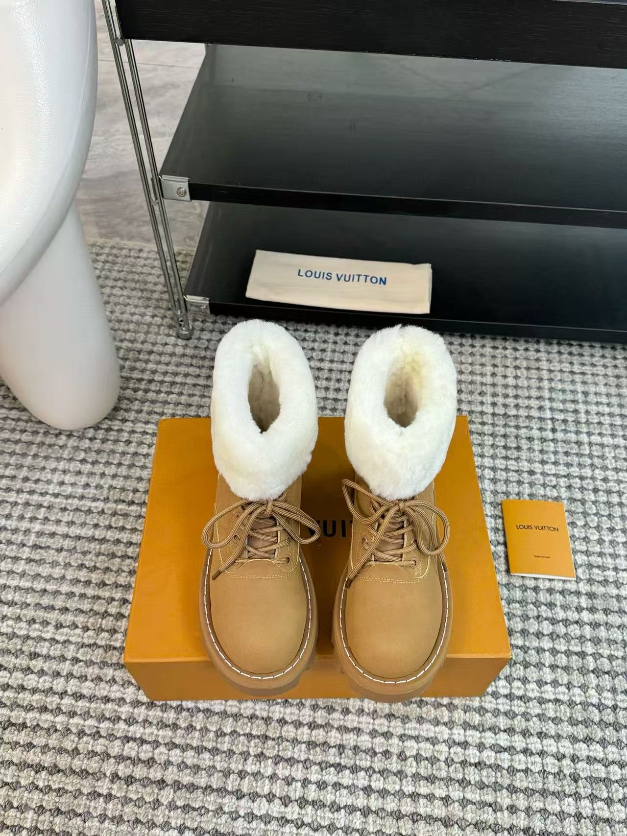 LVの高品質ウールレースアップスノーブーツ【50％割引+送料無料】