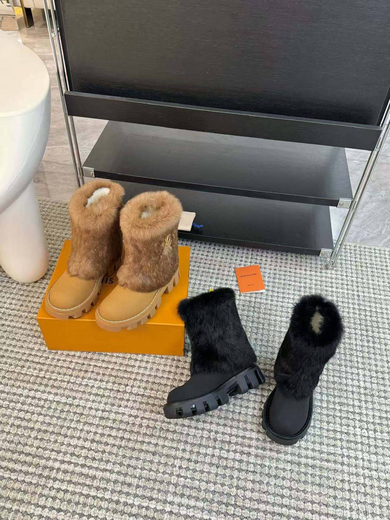 LV 高品質秋冬厚底ファー スノーブーツ【50％割引+送料無料】