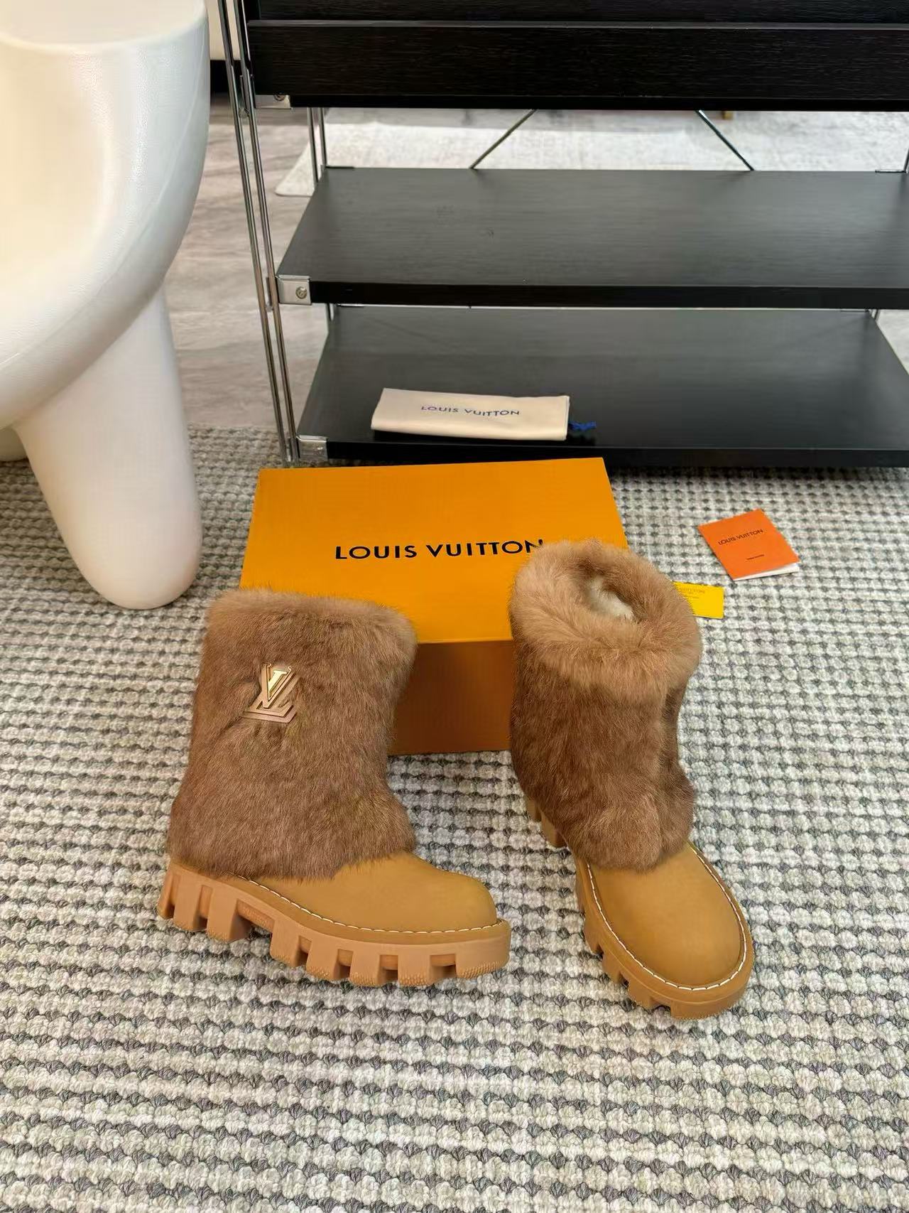 LV 高品質秋冬厚底ファー スノーブーツ【50％割引+送料無料】