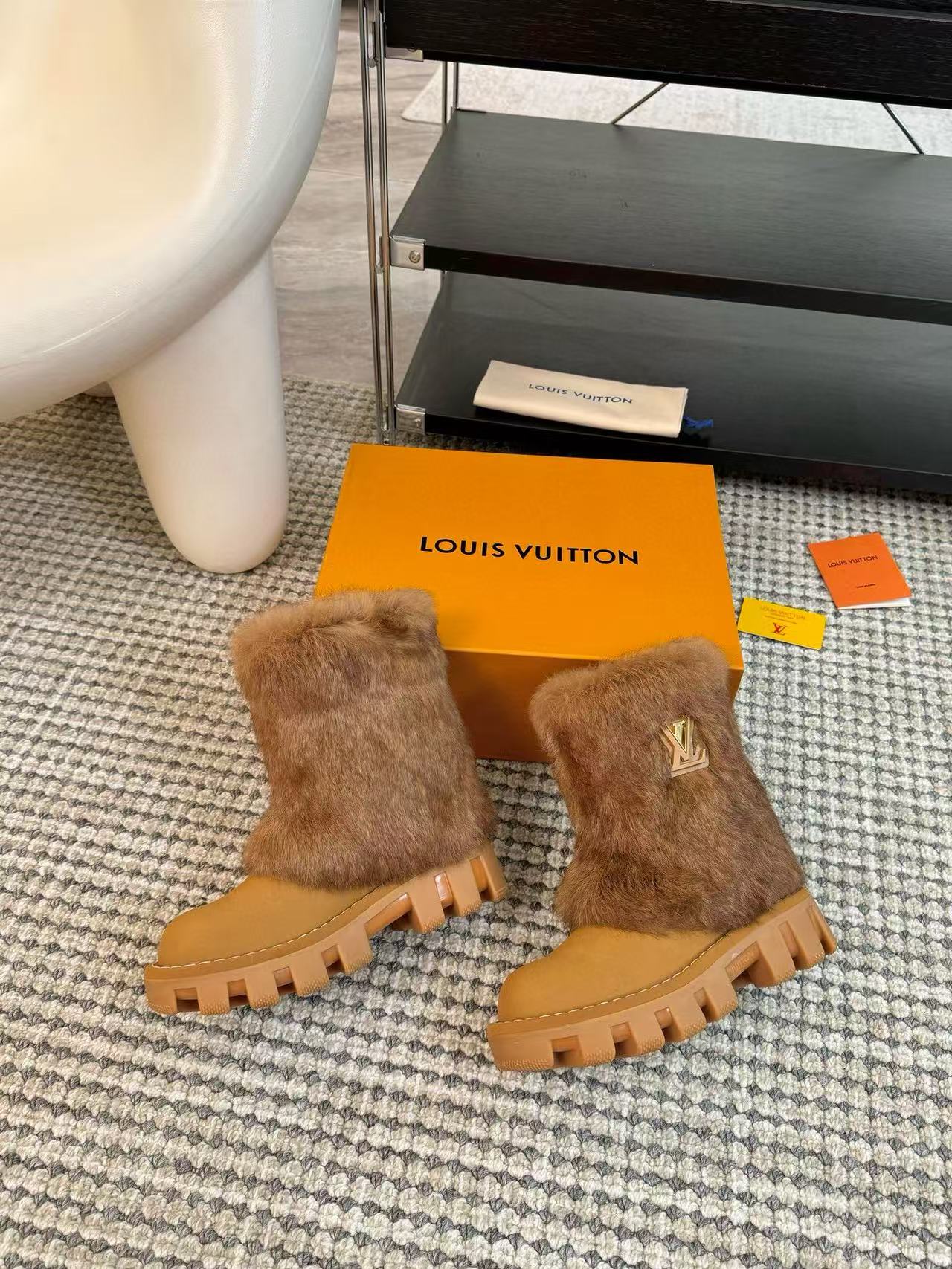 LV 高品質秋冬厚底ファー スノーブーツ【50％割引+送料無料】
