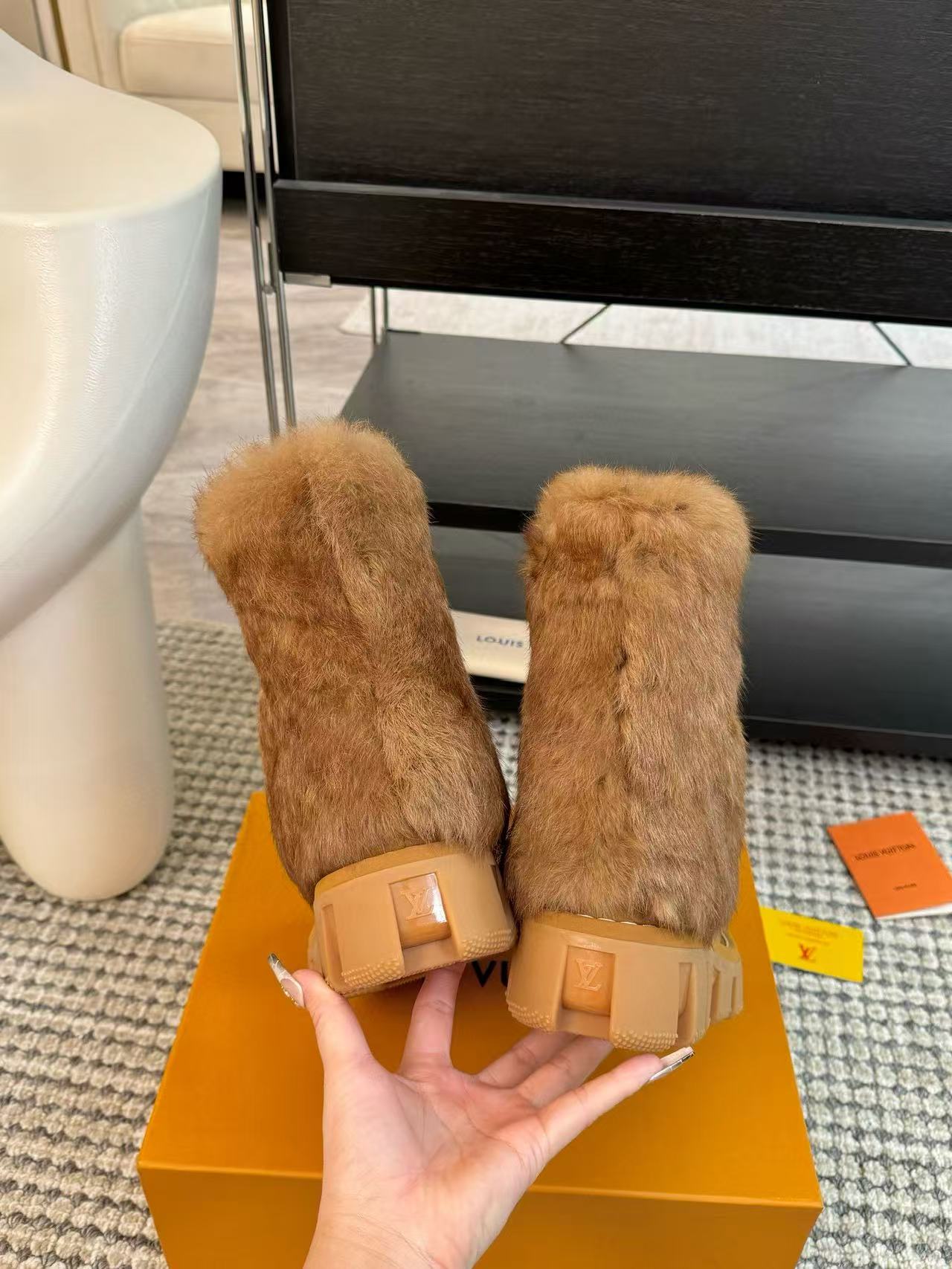 LV 高品質秋冬厚底ファー スノーブーツ【50％割引+送料無料】