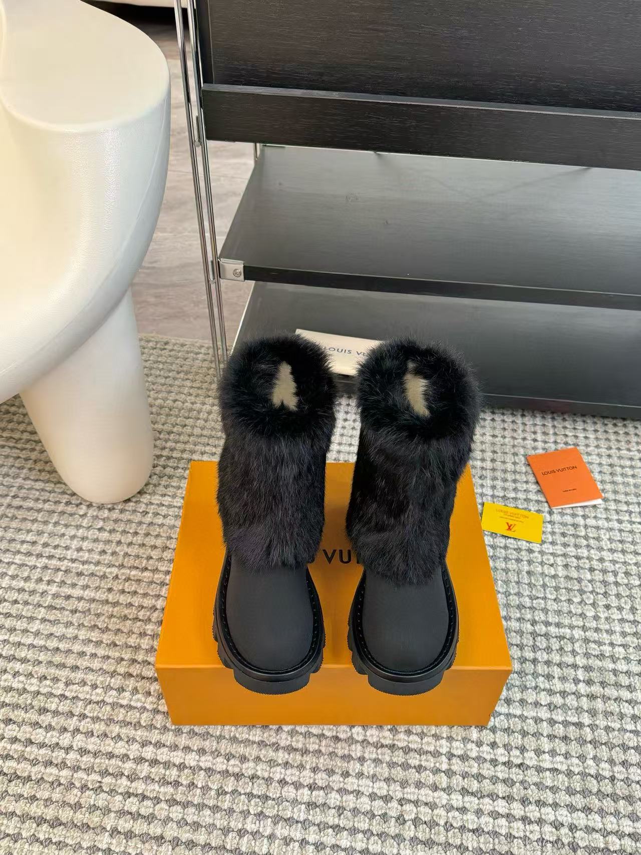 LV 高品質秋冬厚底ファー スノーブーツ【50％割引+送料無料】