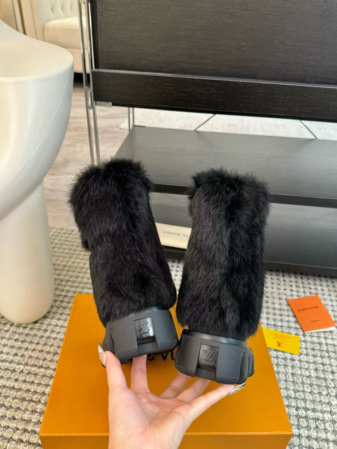 LV 高品質秋冬厚底ファー スノーブーツ【50％割引+送料無料】