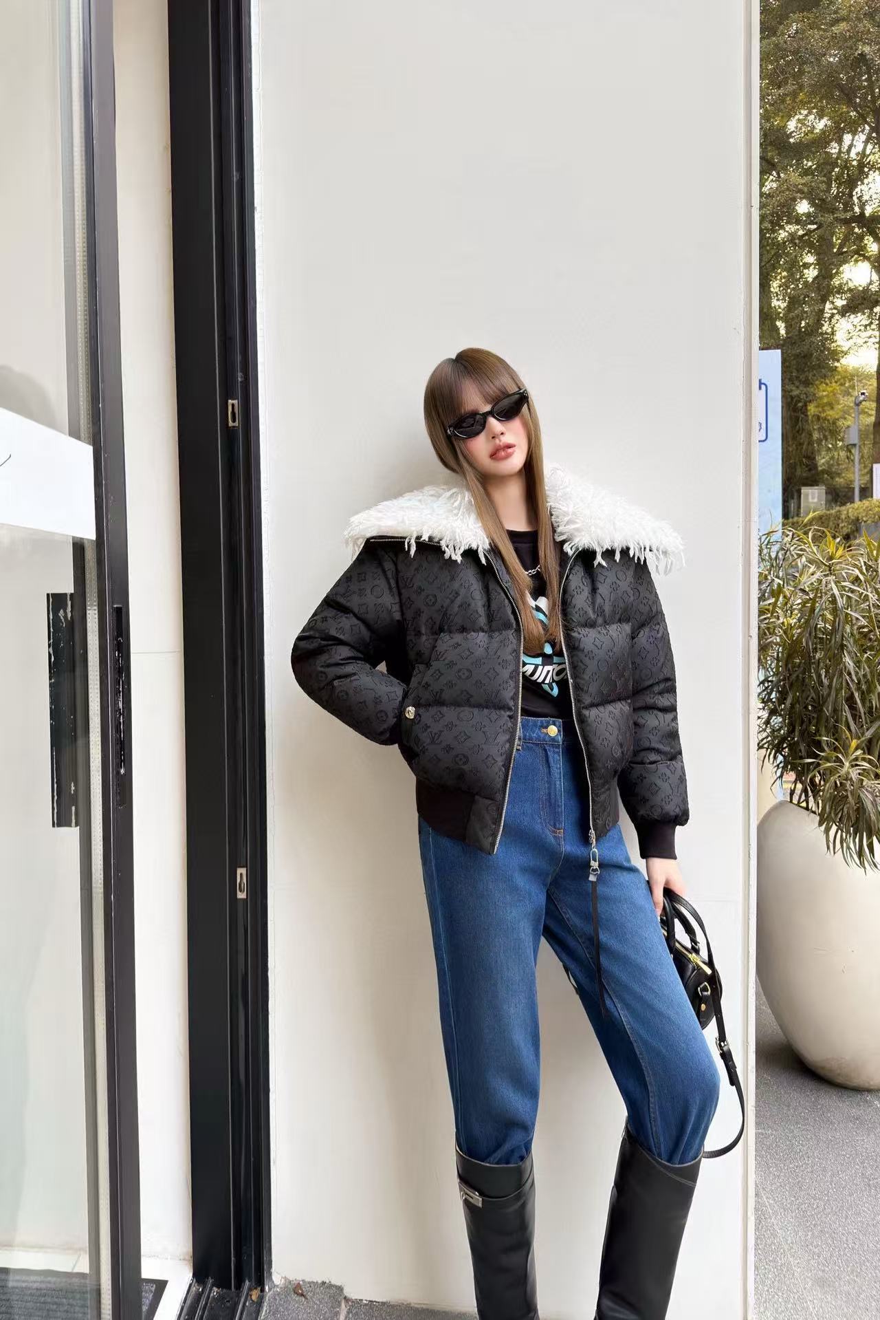 LVエンボス加工ショートダウンジャケット【50％割引+送料無料】