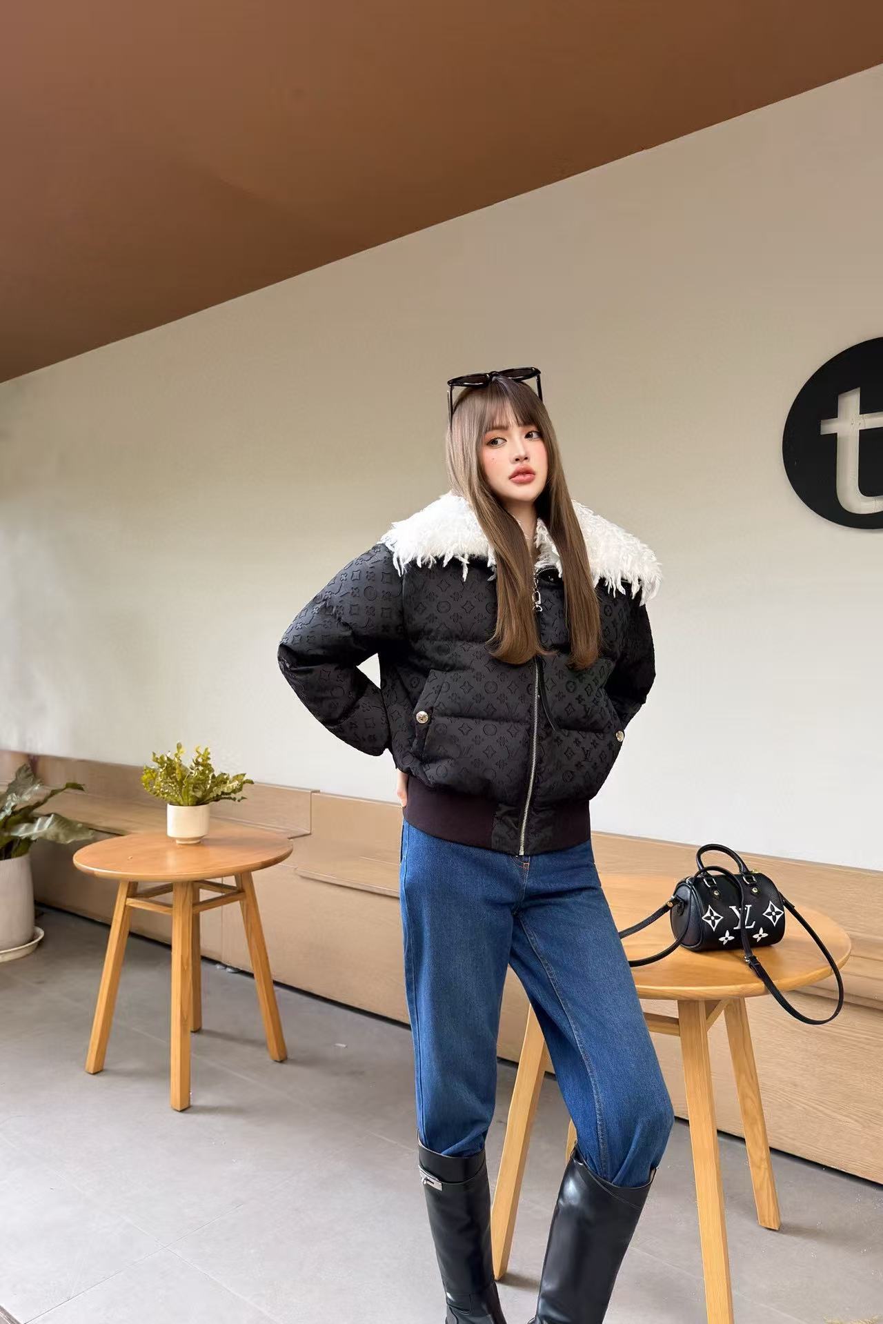 LVエンボス加工ショートダウンジャケット【50％割引+送料無料】