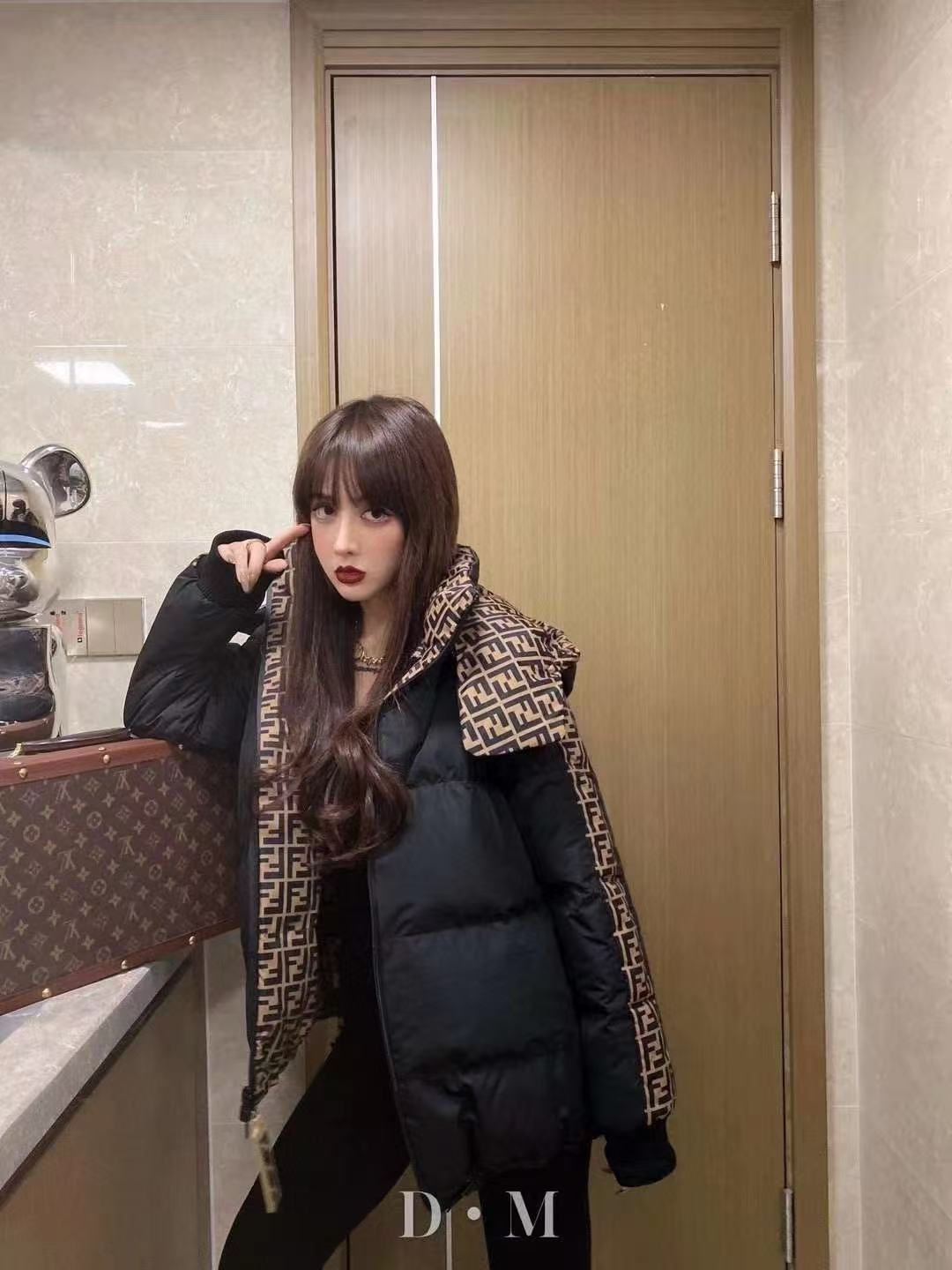 FEND1FF フード付きリバーシブルダウンジャケット【50％割引+送料無料】