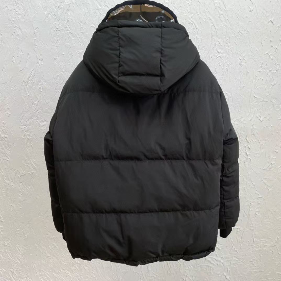 FEND1FF フード付きリバーシブルダウンジャケット【50％割引+送料無料】