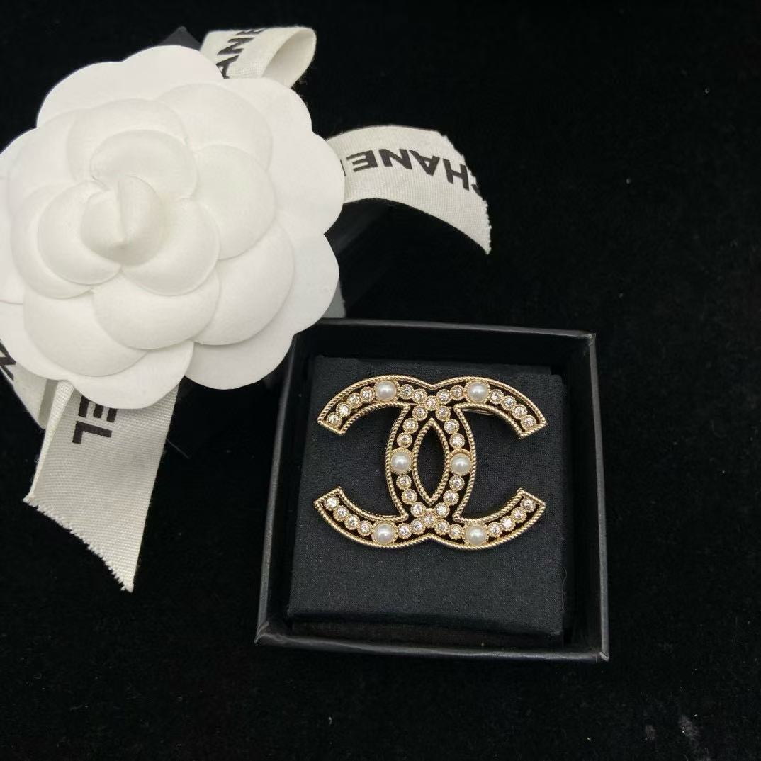CHANE1 ダブルC ダイヤモンド＆パールブローチ【50％割引+送料無料】