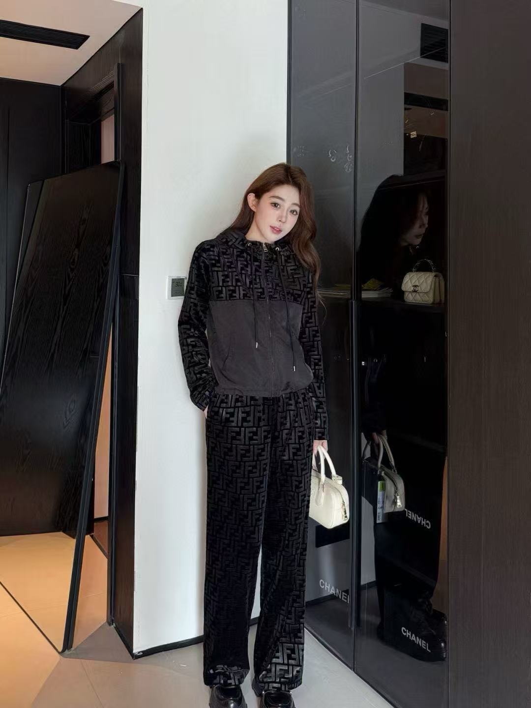 FEND1 ベルベットレタージャケット+パンツ ツーピースセット【50％割引+送料無料】