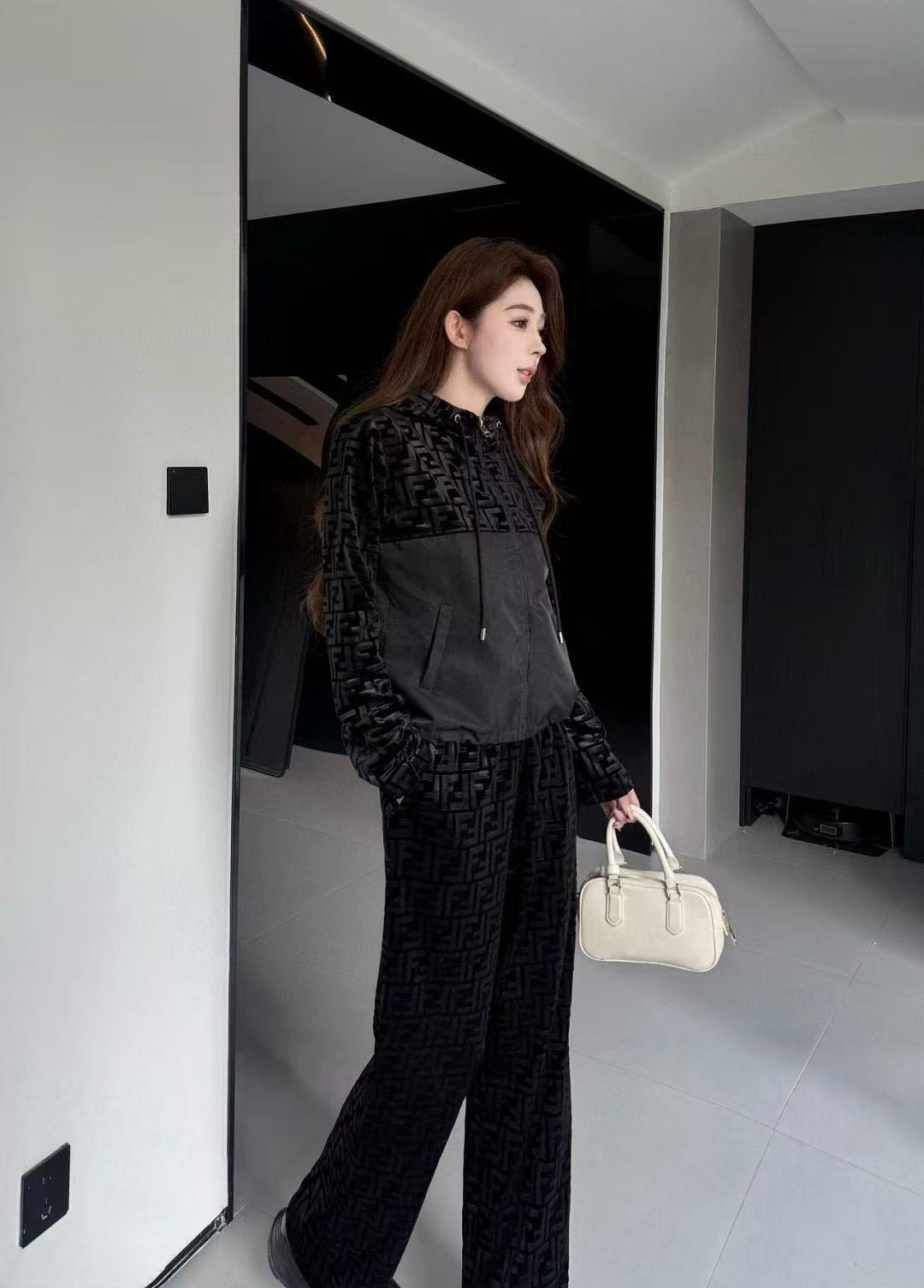 FEND1 ベルベットレタージャケット+パンツ ツーピースセット【50％割引+送料無料】