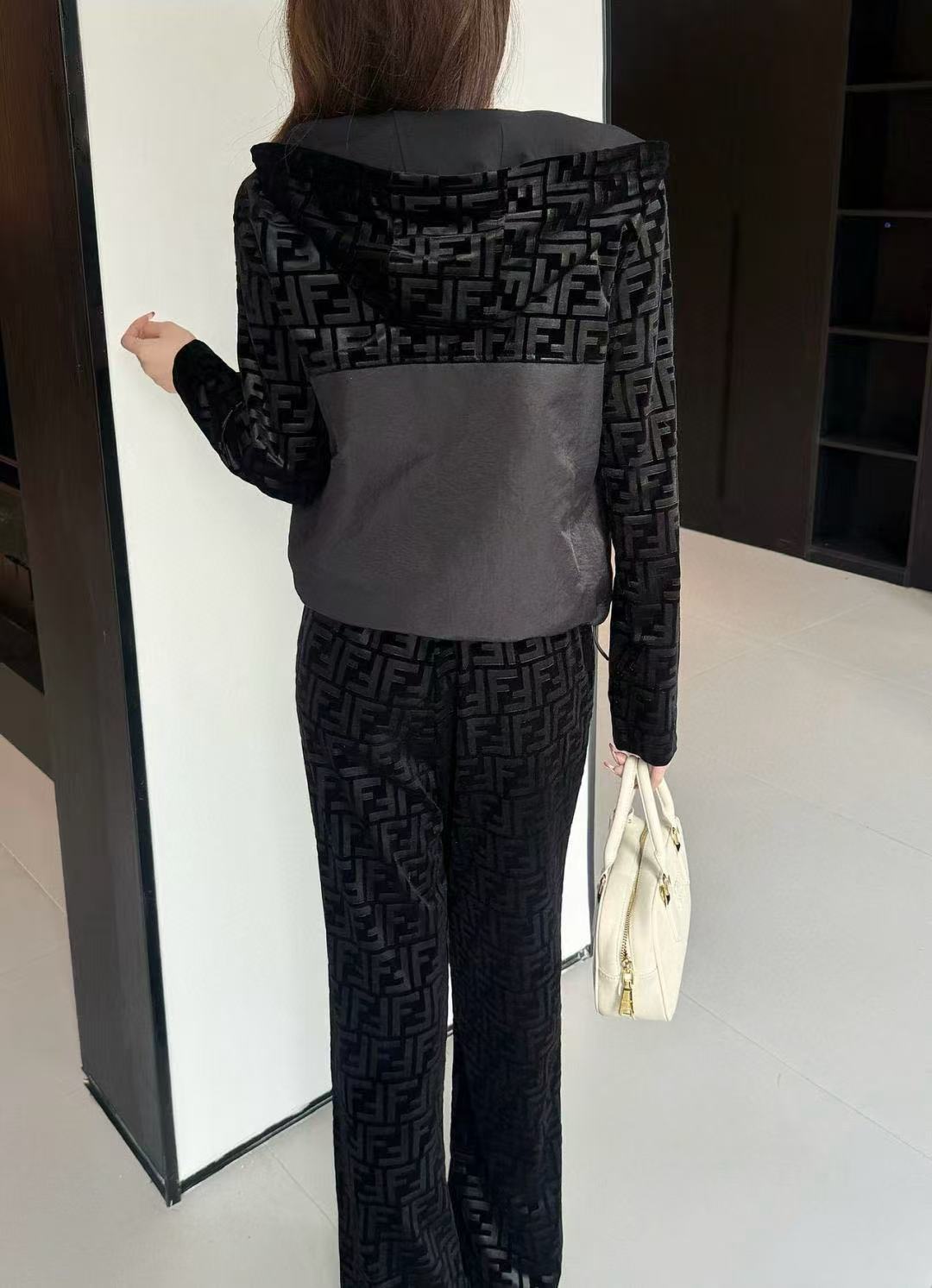 FEND1 ベルベットレタージャケット+パンツ ツーピースセット【50％割引+送料無料】