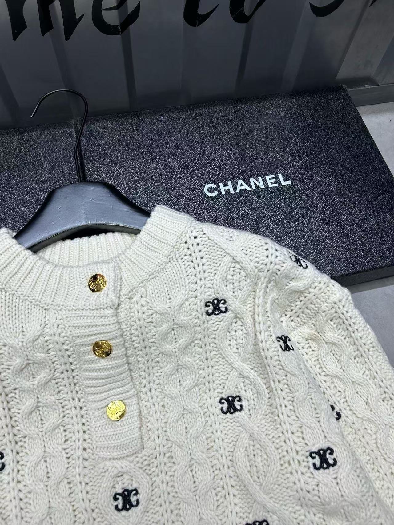 CEL1NE 凱旋門メタルボタンセーター【50％割引+送料無料】