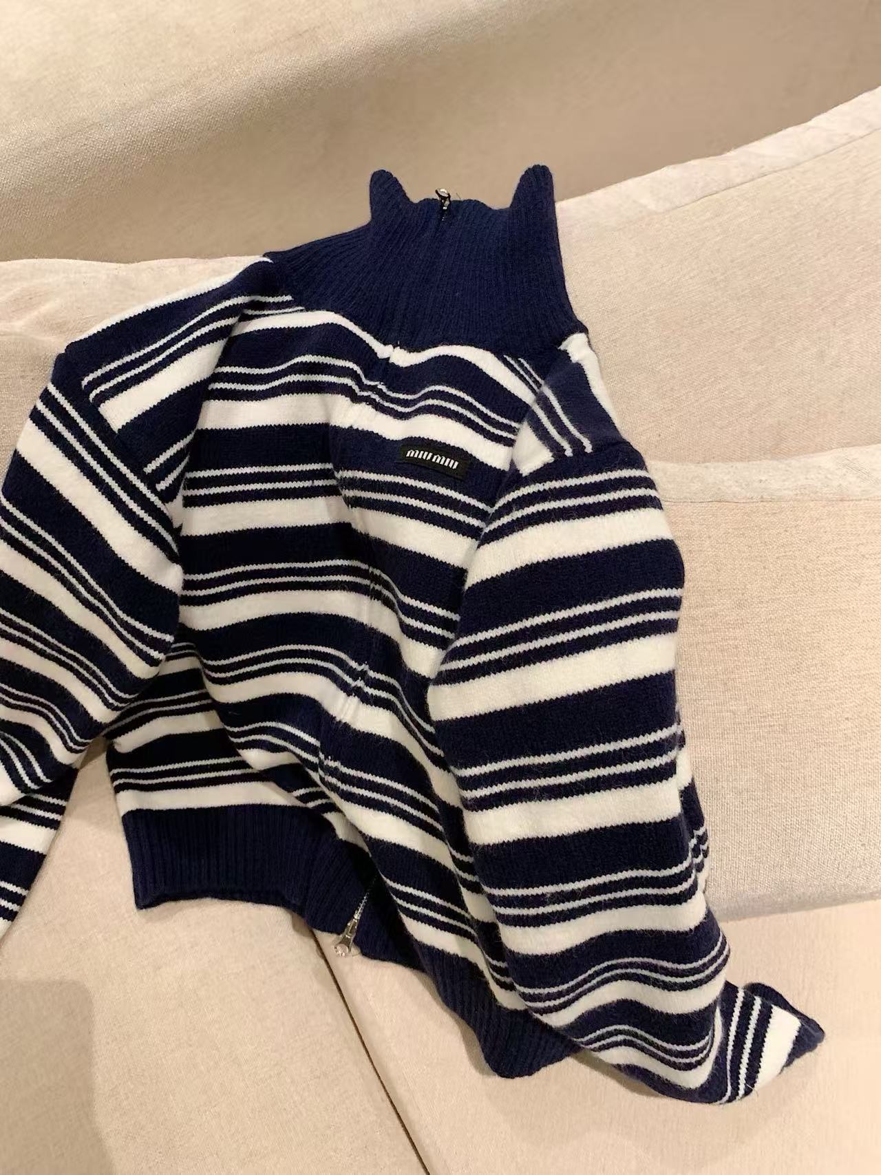 M1UM1U シンプルストライプニットカーディガン【50％割引+送料無料】