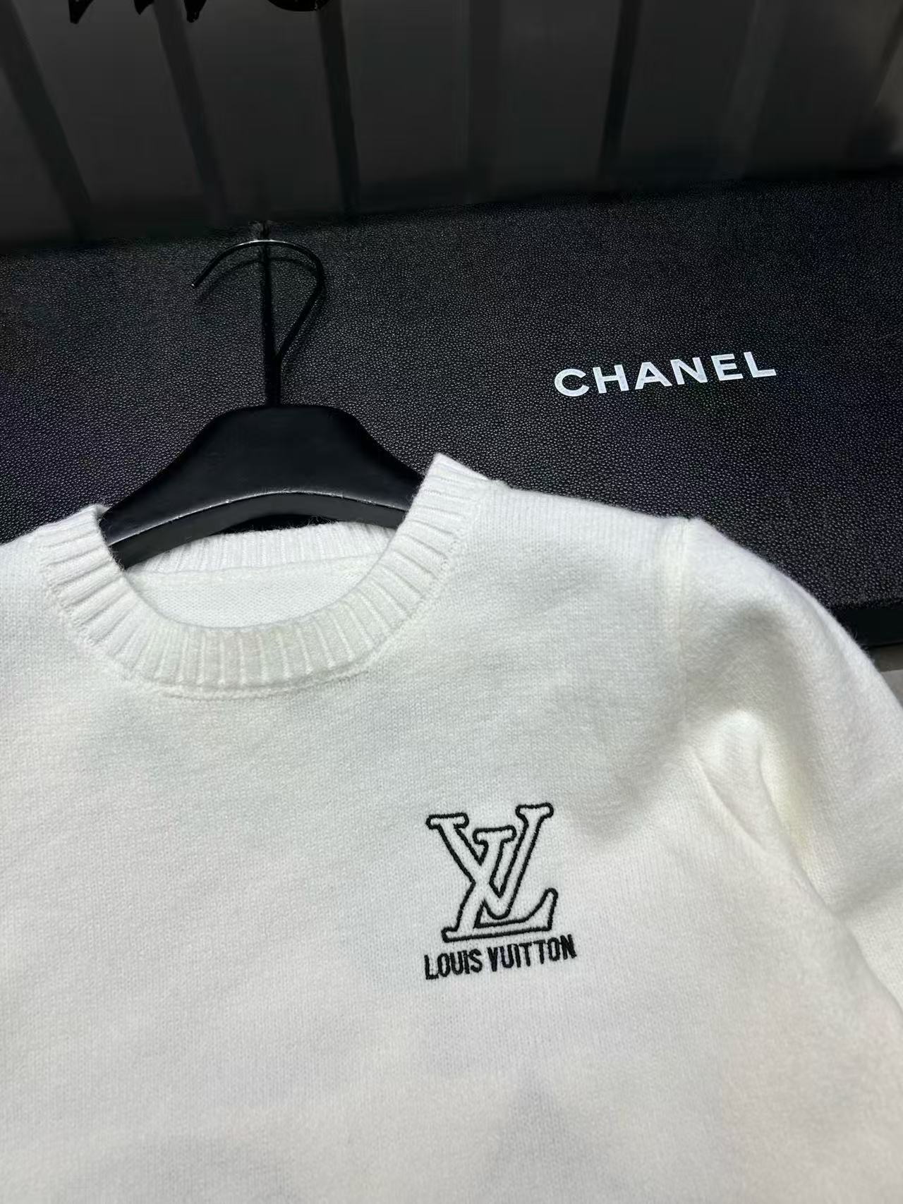 LV刺繍ロゴウールセーター【50％割引+送料無料】