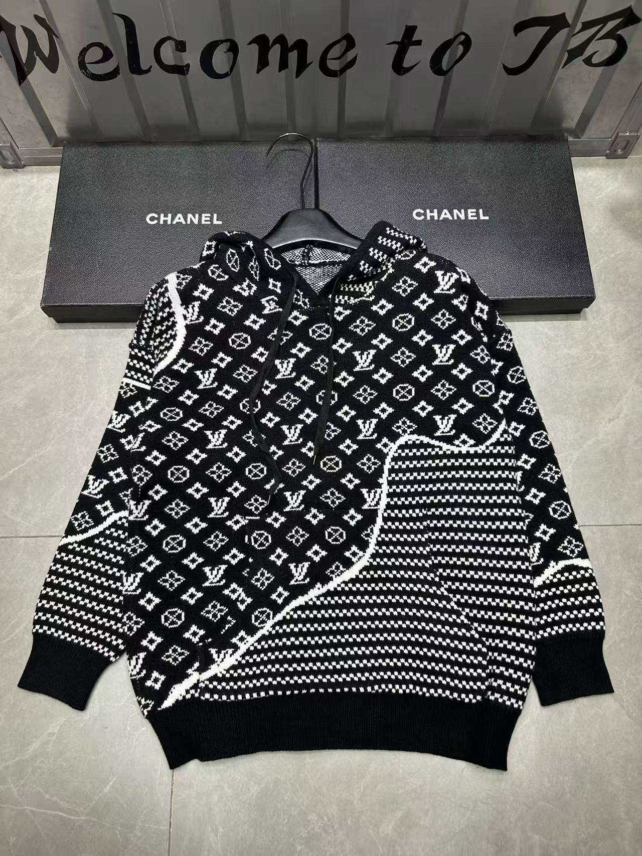 LVロゴ入りフード付きウールカーディガン【50％割引+送料無料】