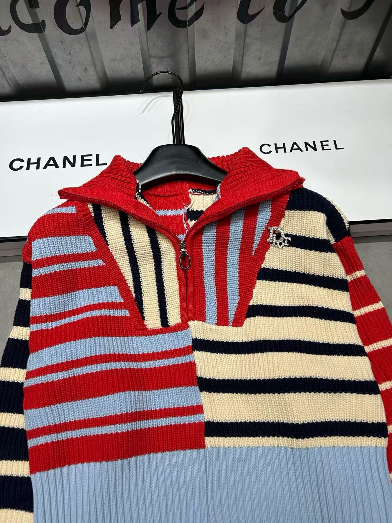 DIORのストライプ柄カラフルフード付きウールセーター【50％割引+送料無料】